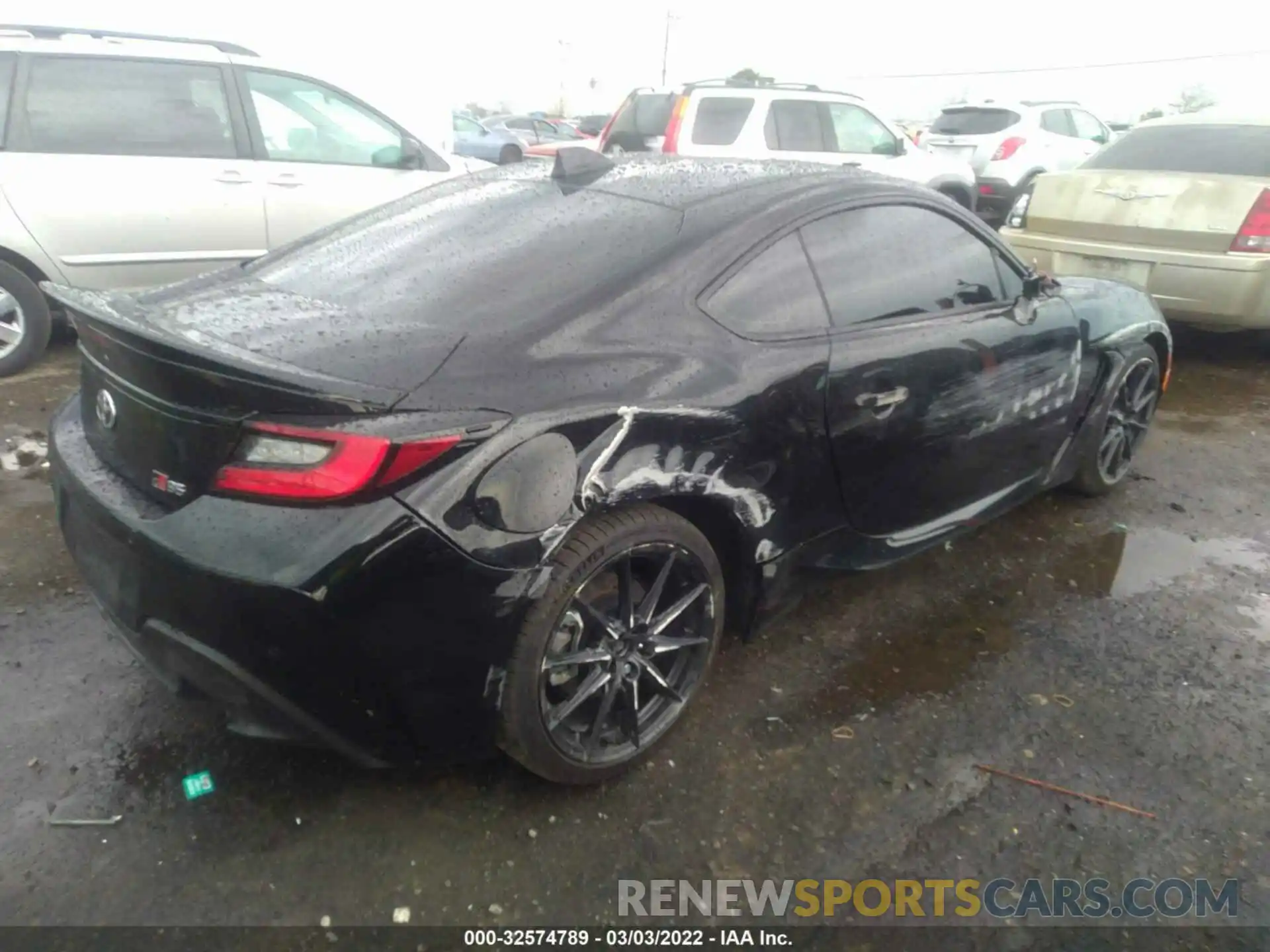 4 Photograph of a damaged car JF1ZNBF17N8751034 TOYOTA GR86 2022