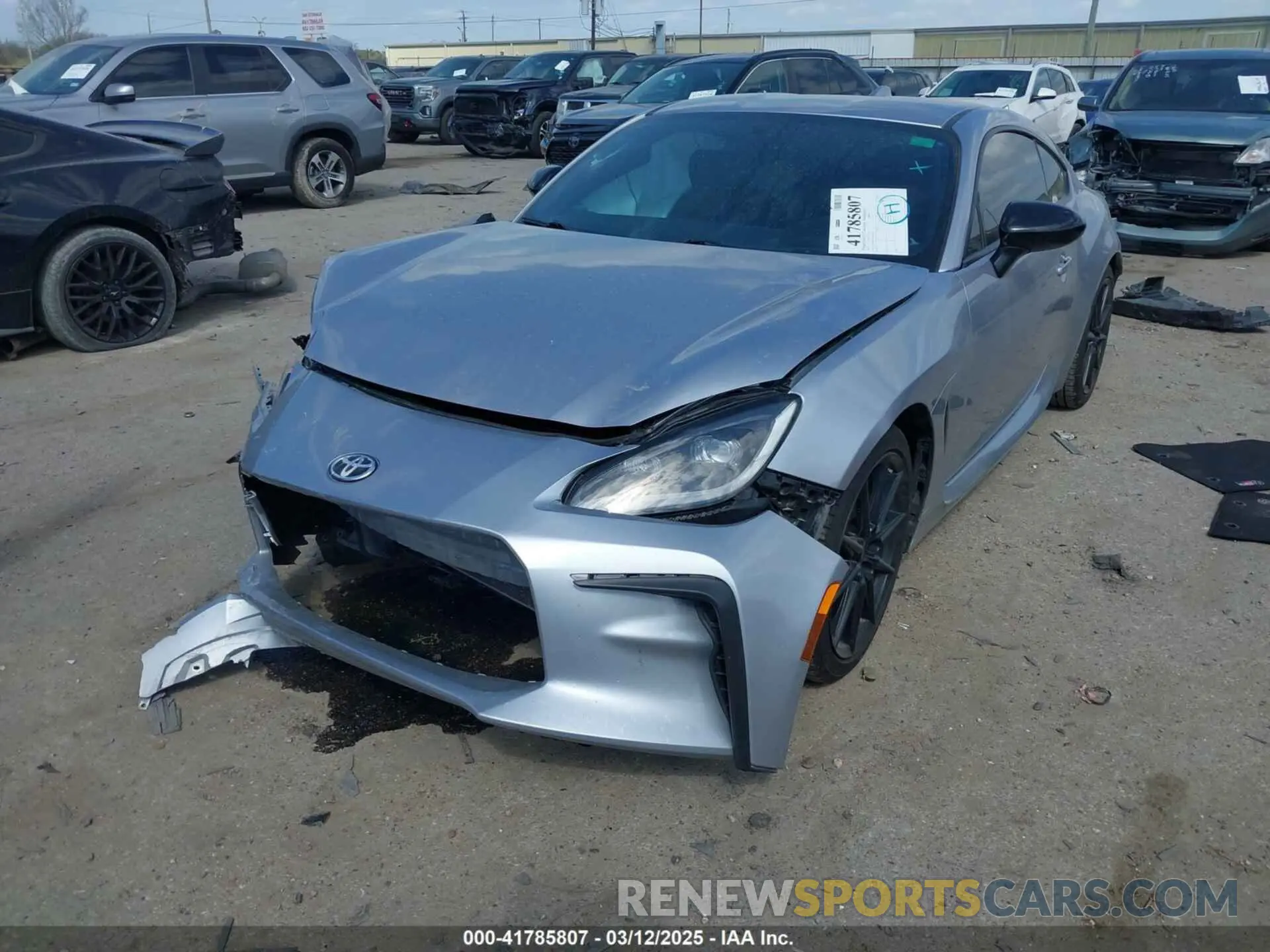 2 Photograph of a damaged car JF1ZNBF17N8754578 TOYOTA GR86 2022