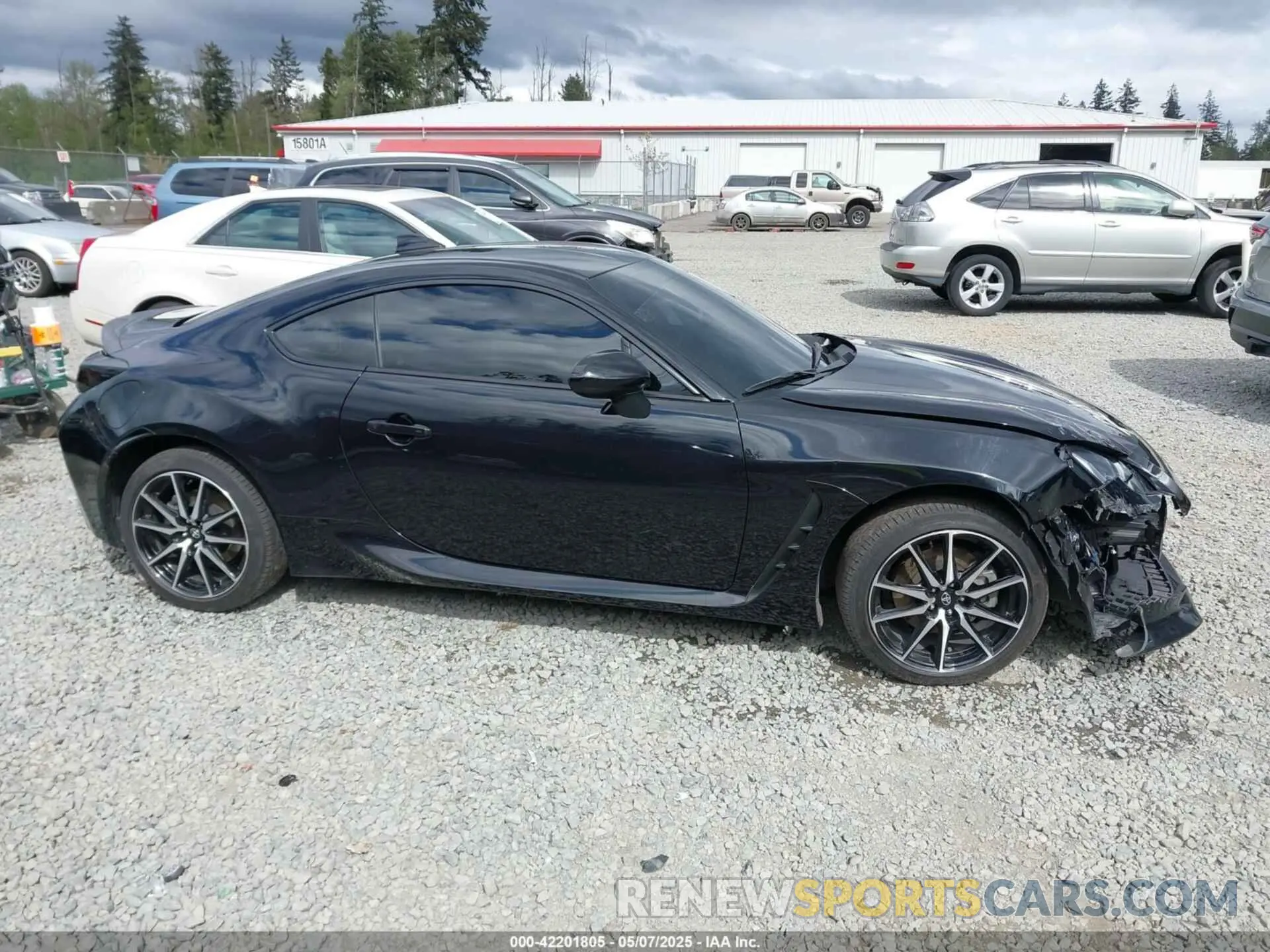 14 Photograph of a damaged car JF1ZNBB15P9765386 TOYOTA GR86 2023
