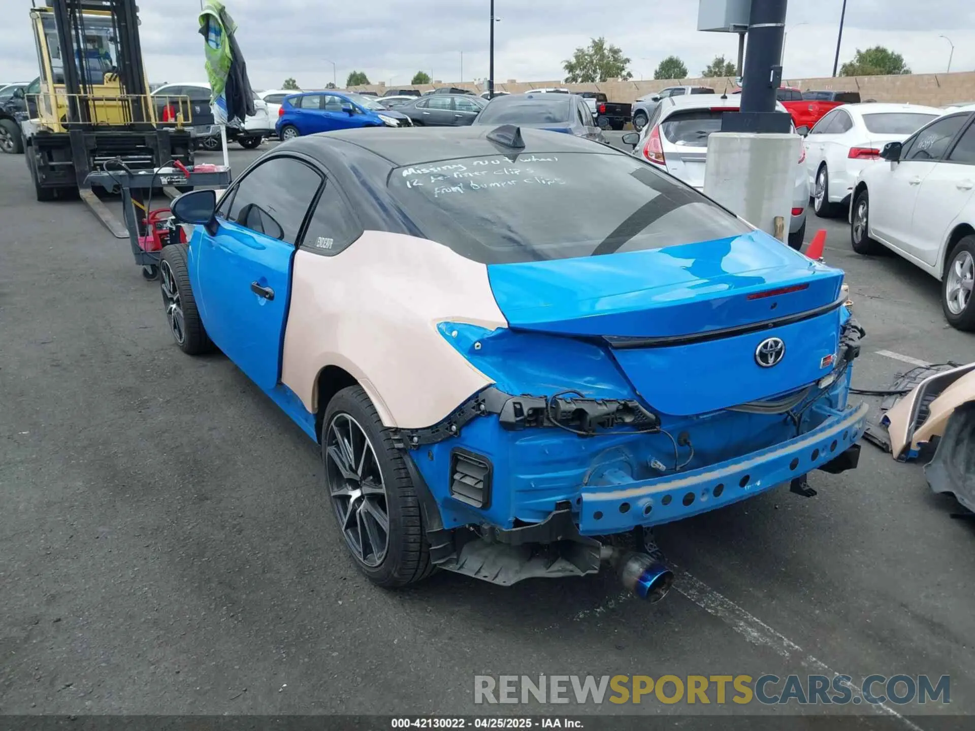 15 Photograph of a damaged car JF1ZNBB16P9752310 TOYOTA GR86 2023