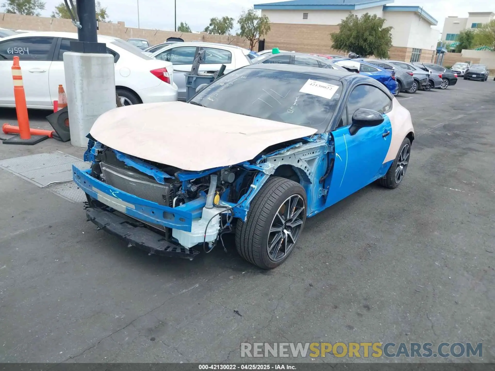 2 Photograph of a damaged car JF1ZNBB16P9752310 TOYOTA GR86 2023