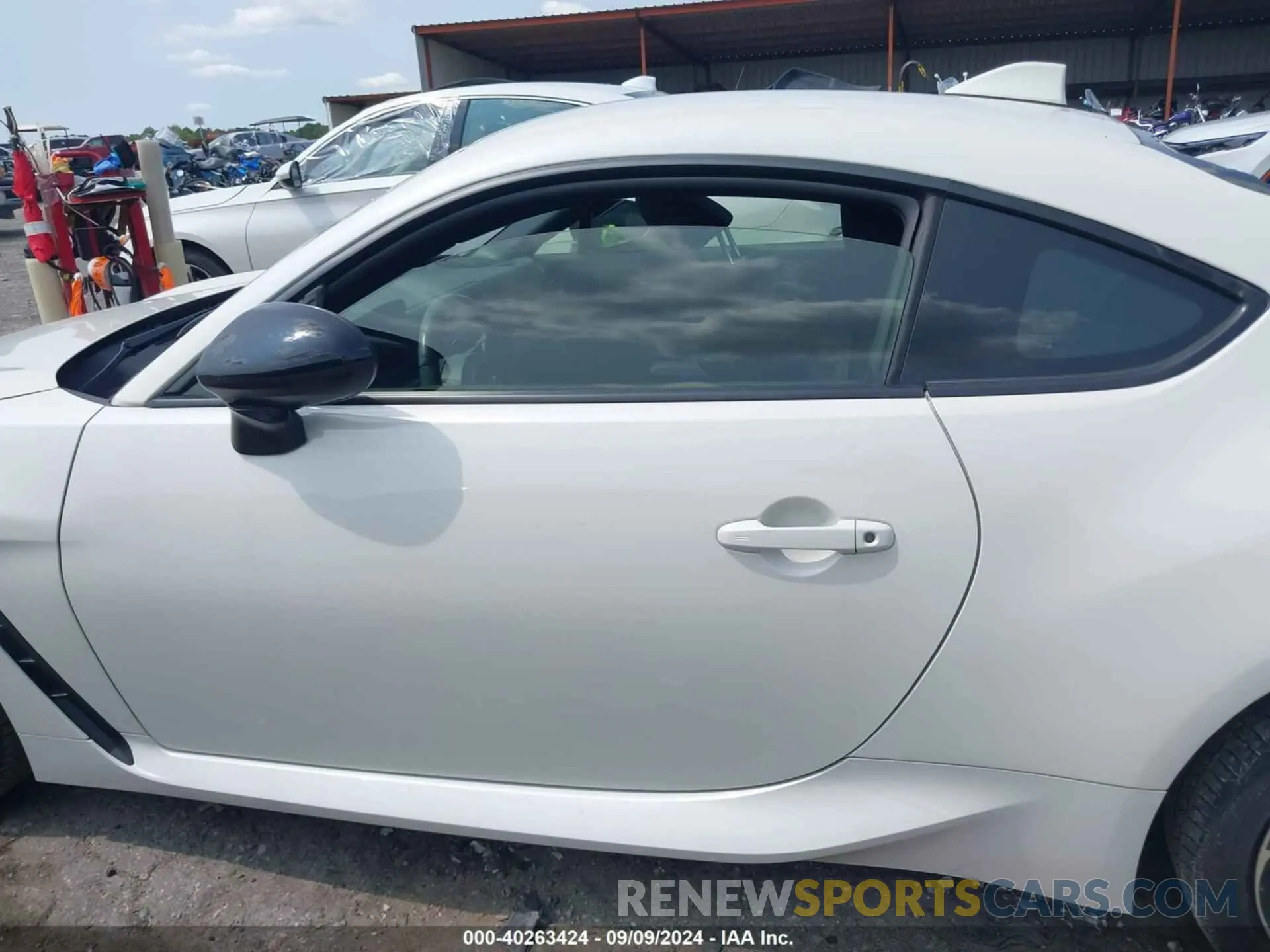 14 Photograph of a damaged car JF1ZNBC11P8761923 TOYOTA GR86 2023