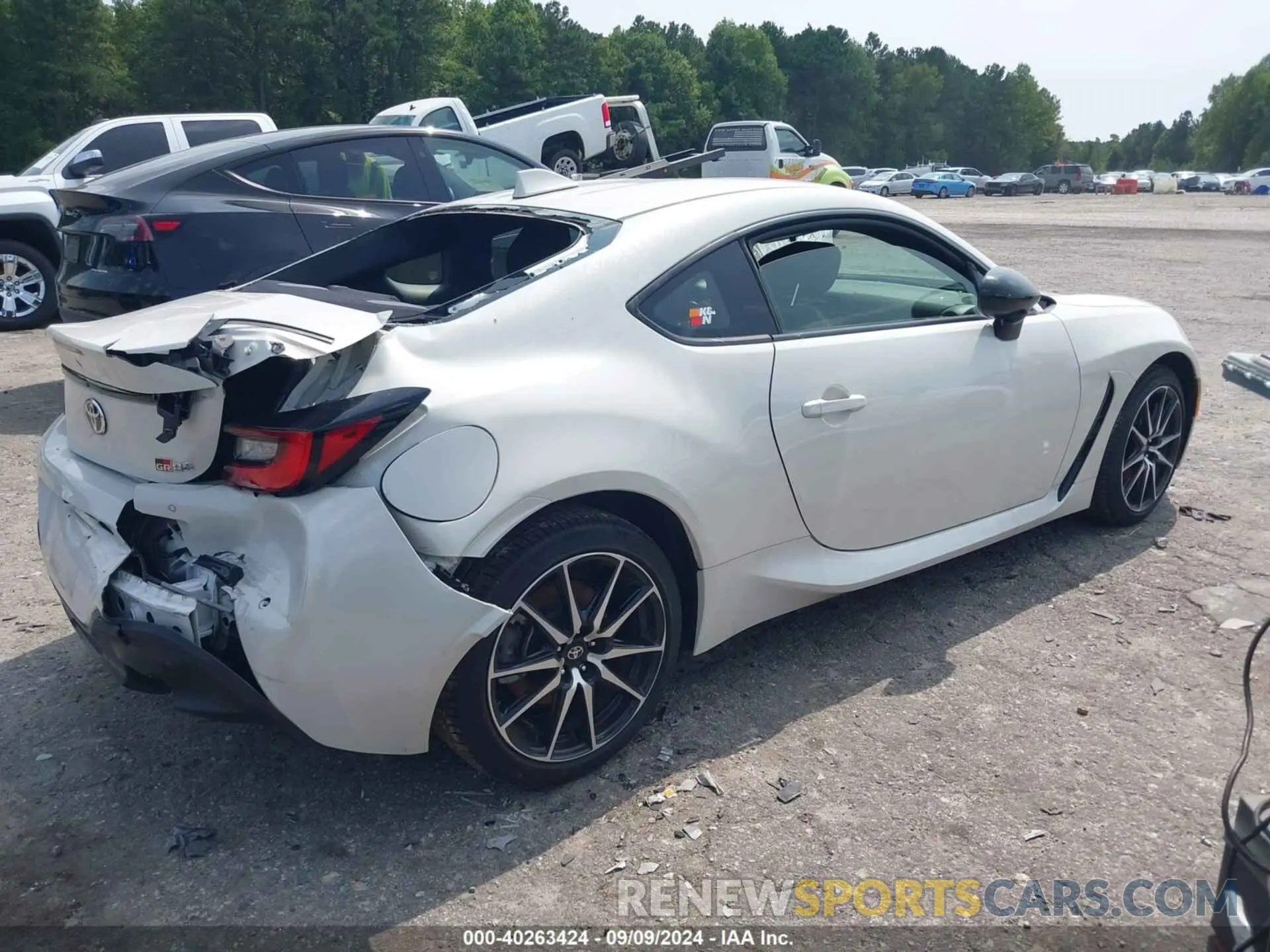 4 Photograph of a damaged car JF1ZNBC11P8761923 TOYOTA GR86 2023
