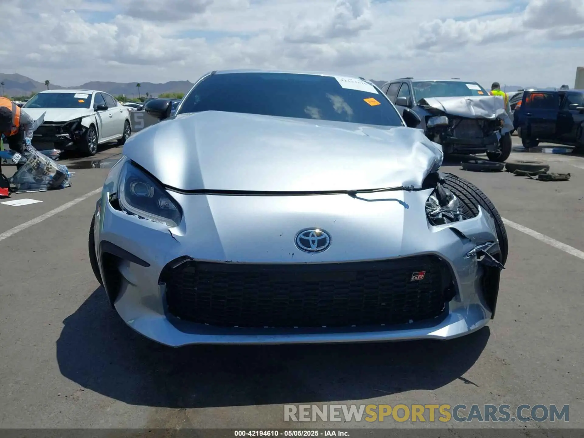 13 Photograph of a damaged car JF1ZNBE15P9765366 TOYOTA GR86 2023