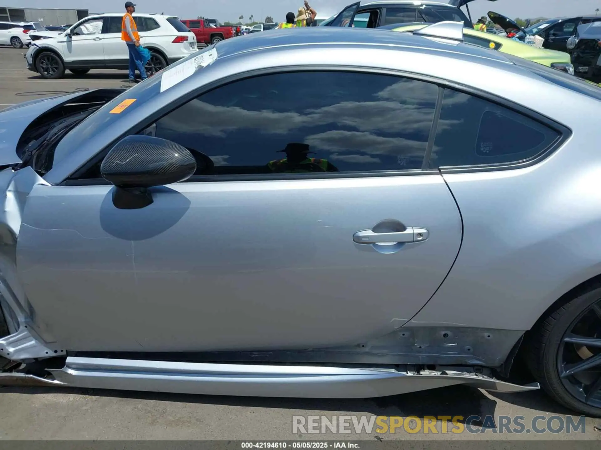 15 Photograph of a damaged car JF1ZNBE15P9765366 TOYOTA GR86 2023