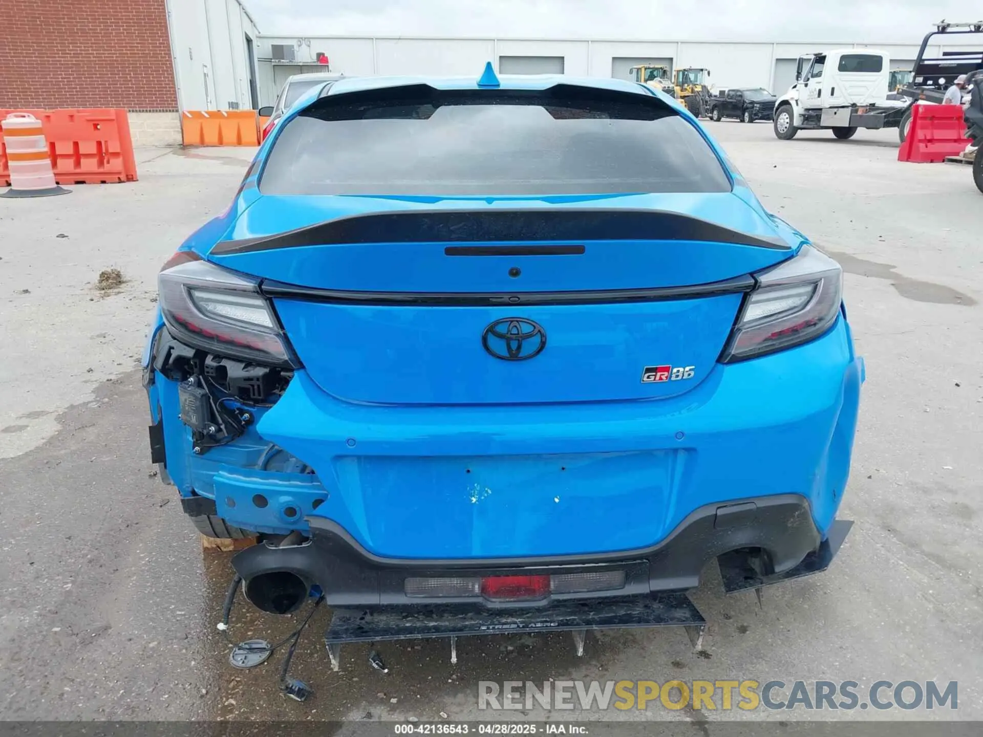 17 Photograph of a damaged car JF1ZNBF13P8758193 TOYOTA GR86 2023