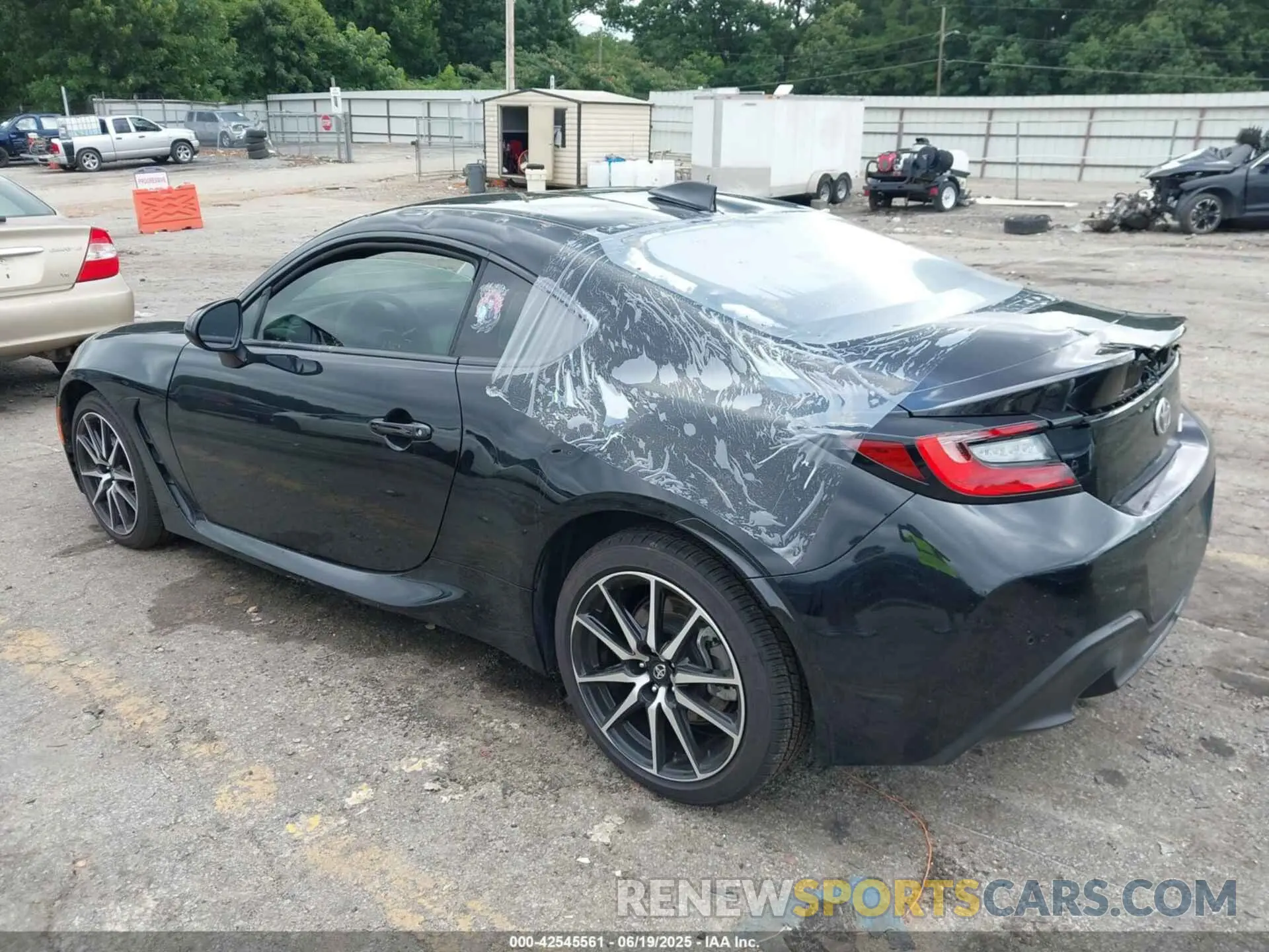 3 Photograph of a damaged car JF1ZNBB12R8757674 TOYOTA GR86 2024