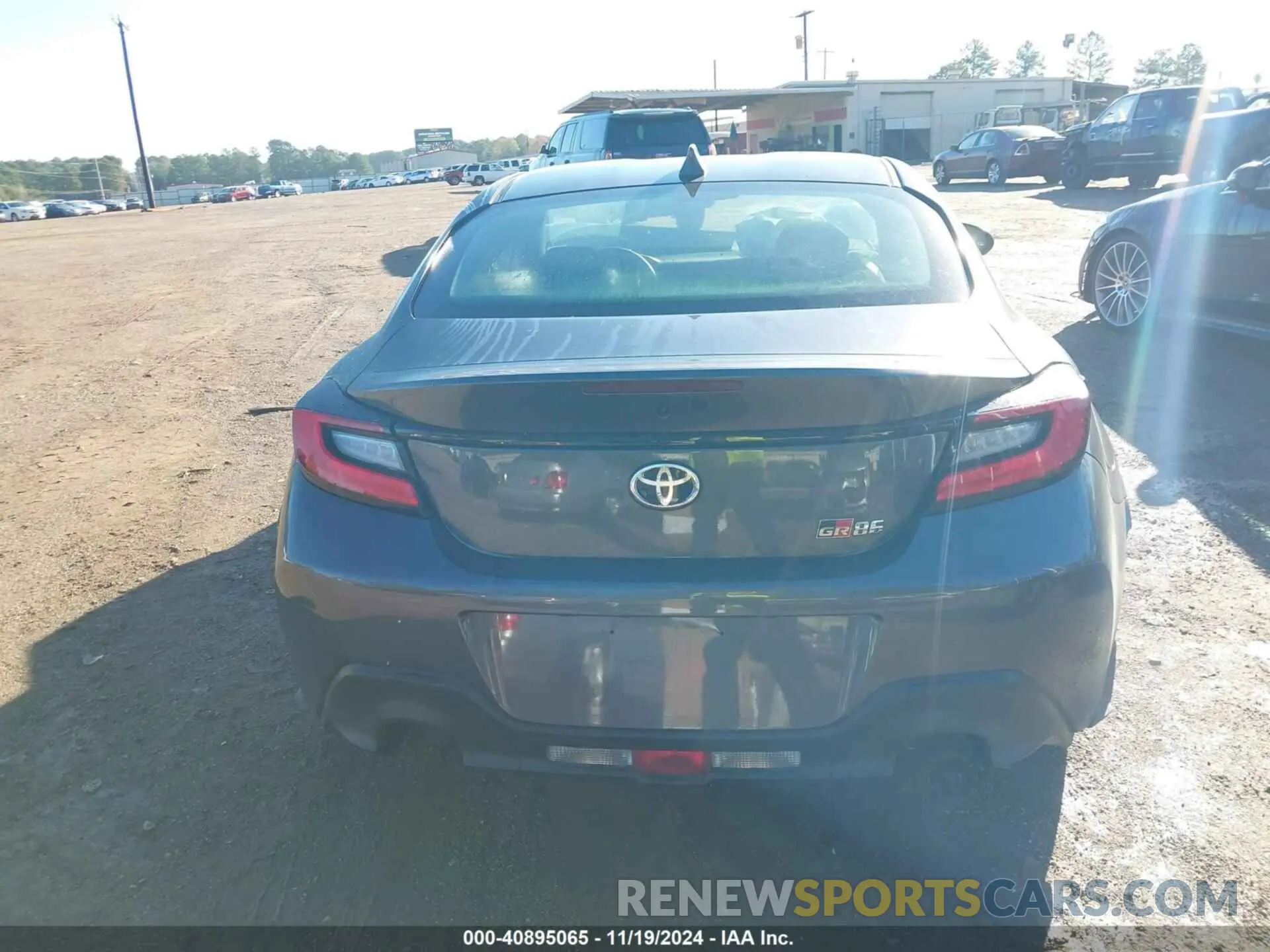 16 Photograph of a damaged car JF1ZNBB12R9758186 TOYOTA GR86 2024