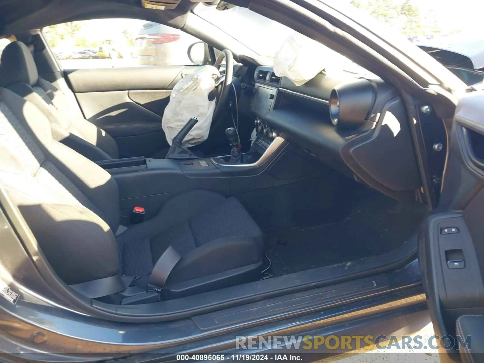 5 Photograph of a damaged car JF1ZNBB12R9758186 TOYOTA GR86 2024