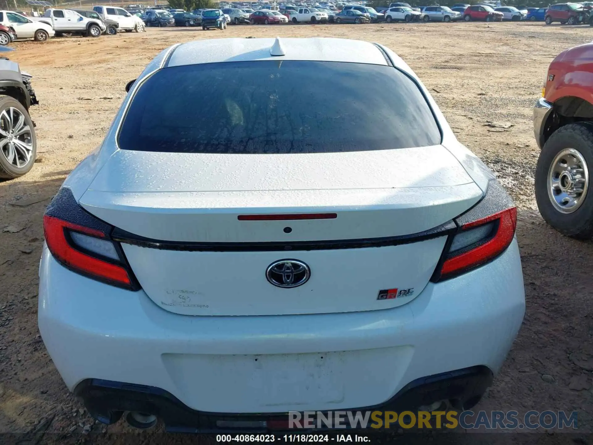 16 Photograph of a damaged car JF1ZNBB16R9757090 TOYOTA GR86 2024
