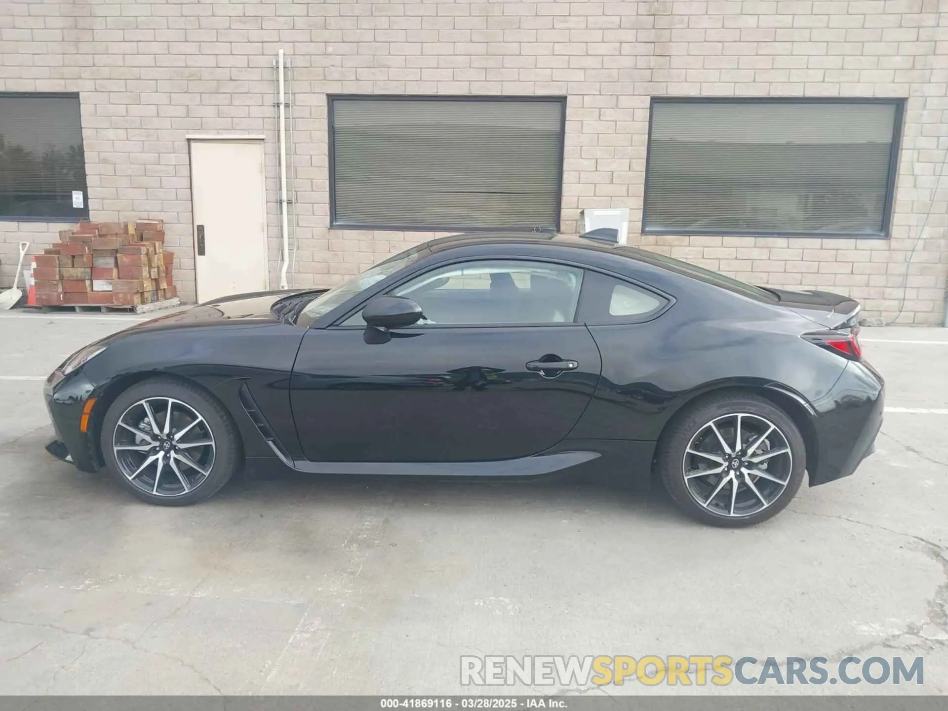 14 Photograph of a damaged car JF1ZNBB19R8753847 TOYOTA GR86 2024