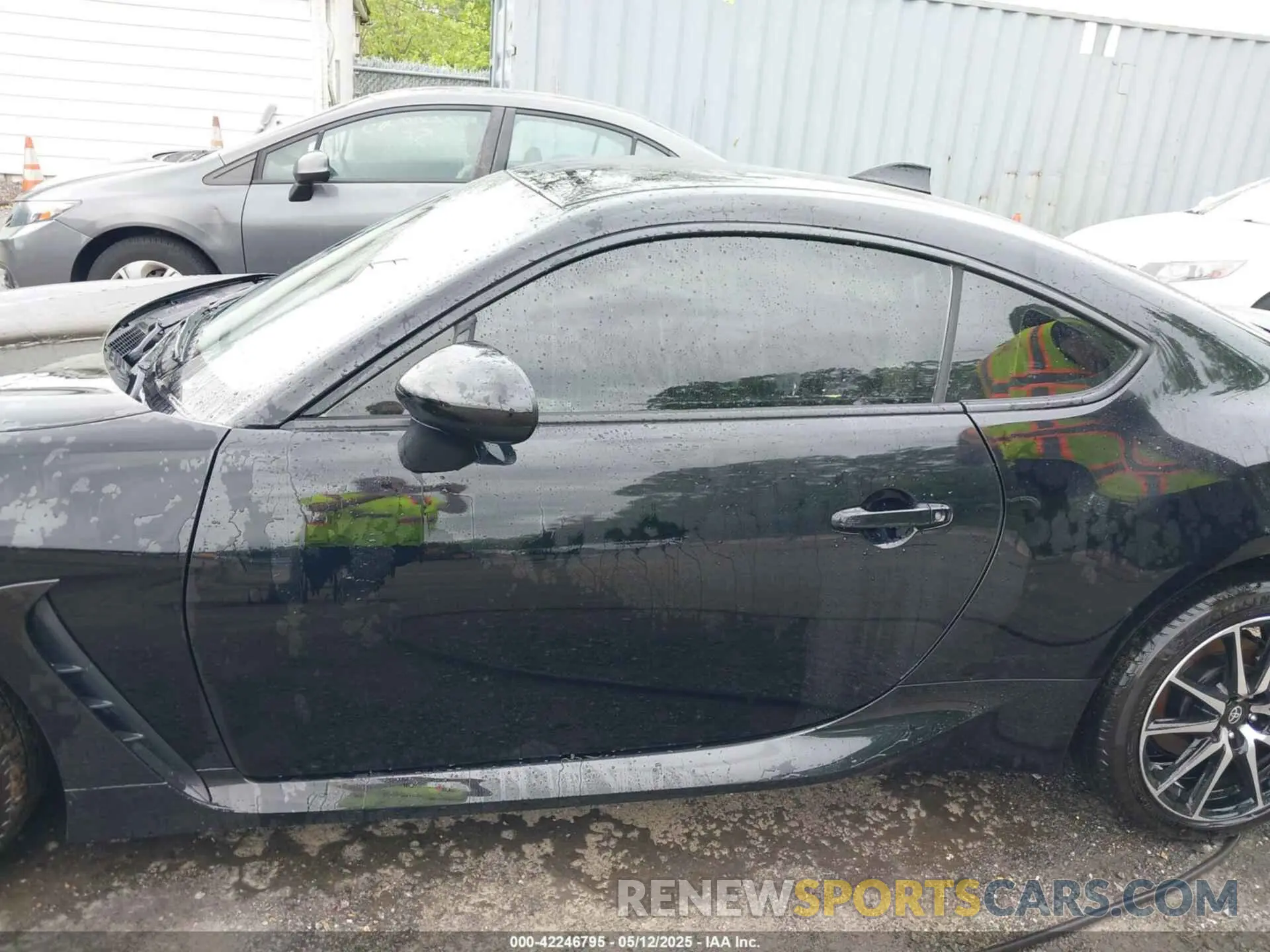14 Photograph of a damaged car JF1ZNBB1XR8751010 TOYOTA GR86 2024