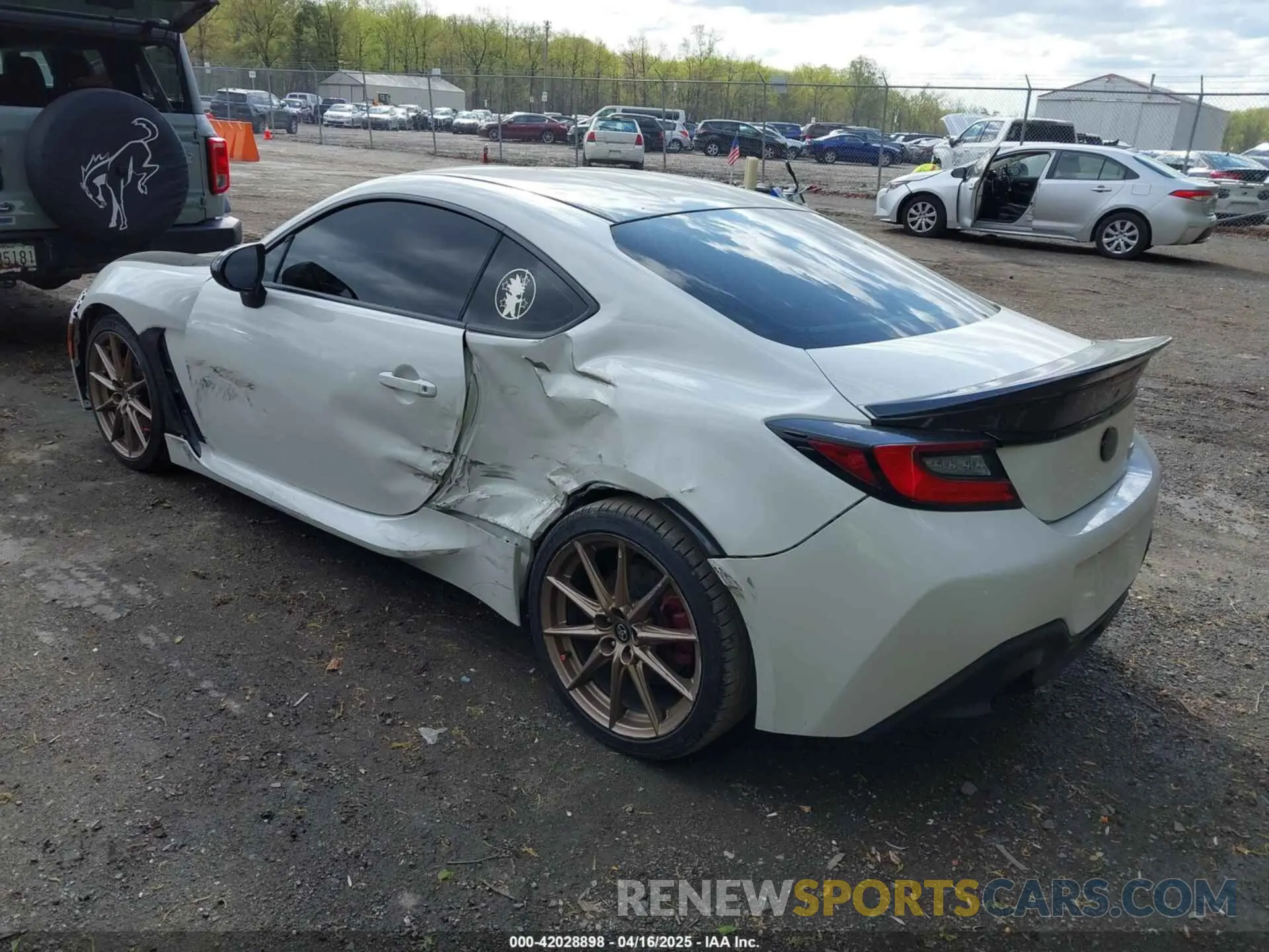 3 Photograph of a damaged car JF1ZNBE11R9756795 TOYOTA GR86 2024
