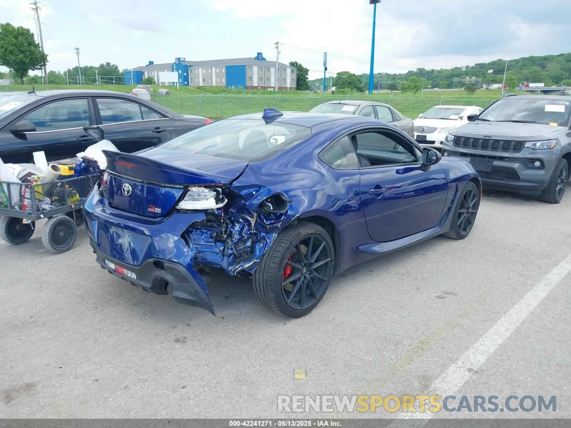 4 Photograph of a damaged car JF1ZNBE12R9760337 TOYOTA GR86 2024
