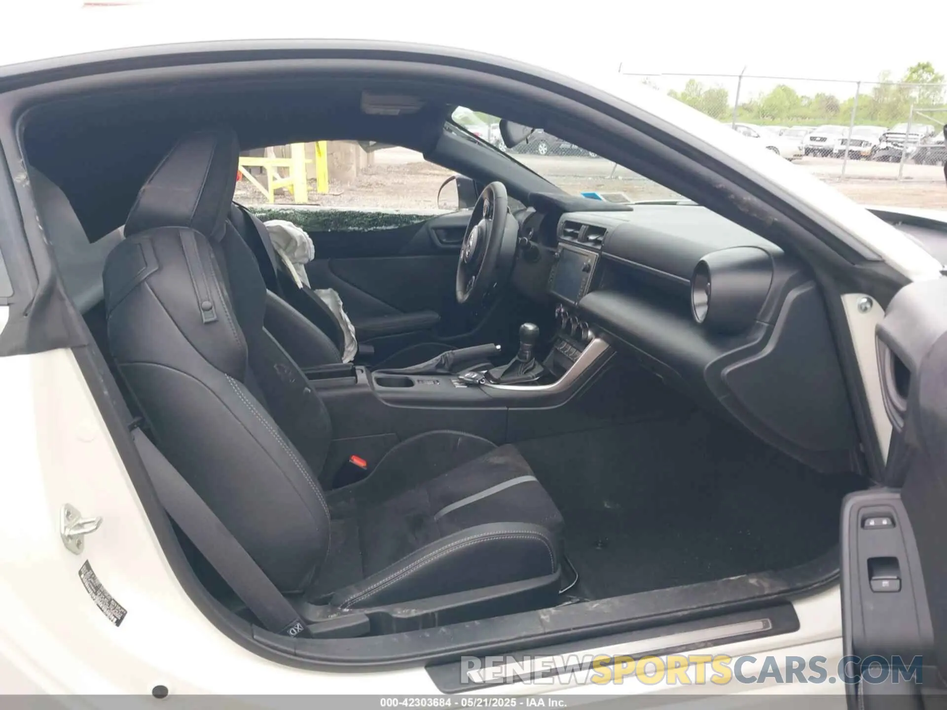 5 Photograph of a damaged car JF1ZNBE13R8758585 TOYOTA GR86 2024