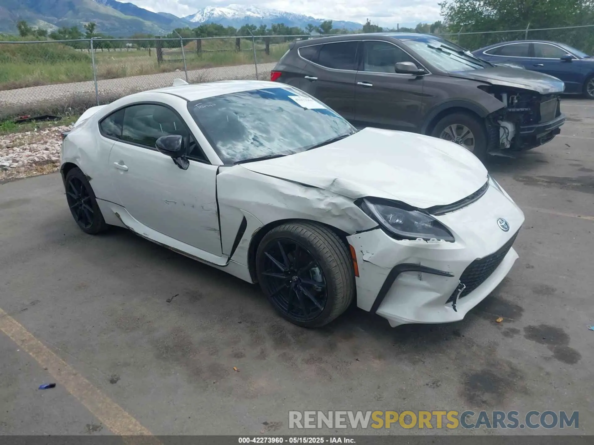 1 Photograph of a damaged car JF1ZNBE14R9756371 TOYOTA GR86 2024
