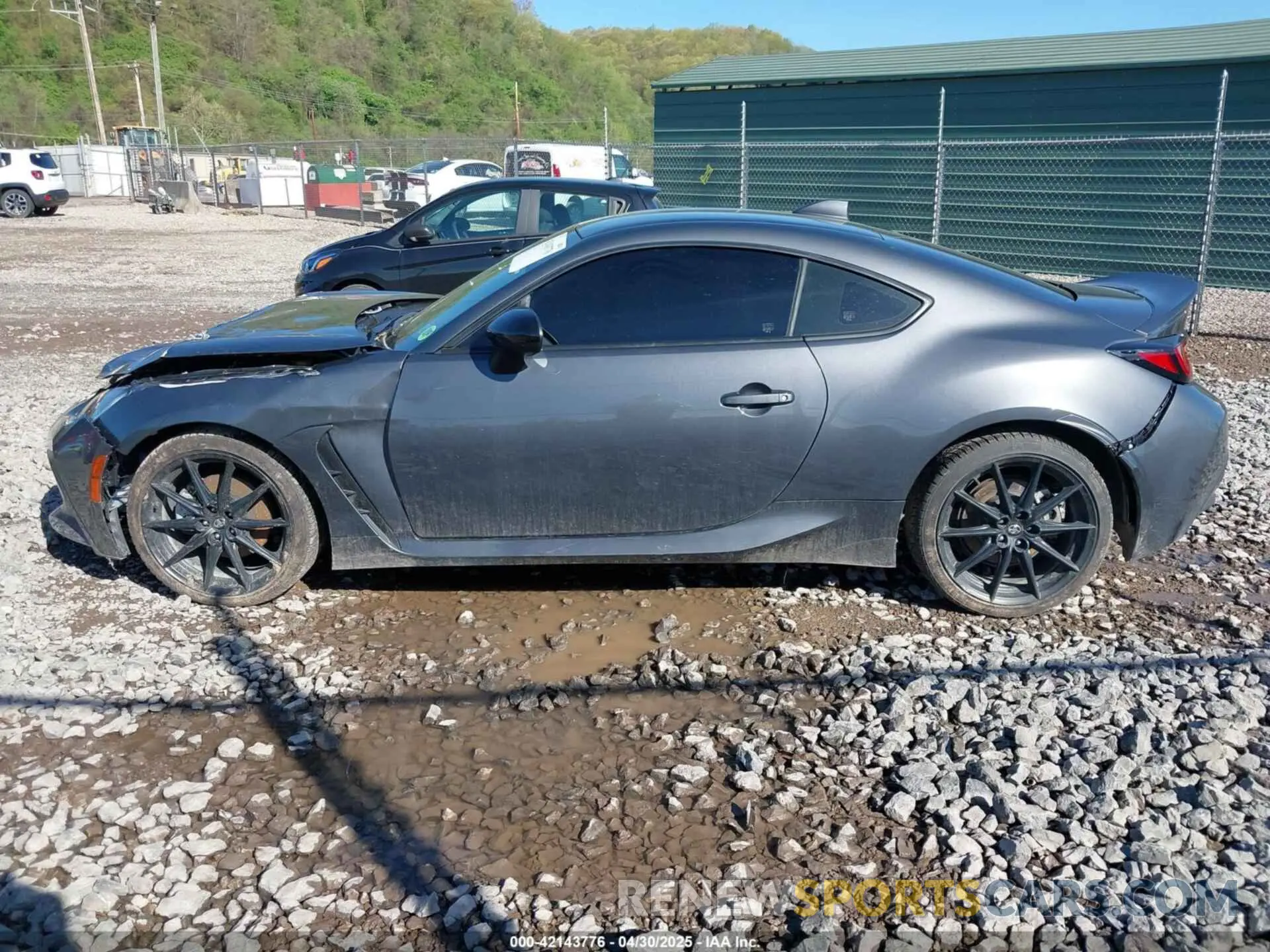 14 Photograph of a damaged car JF1ZNBE16R9754394 TOYOTA GR86 2024