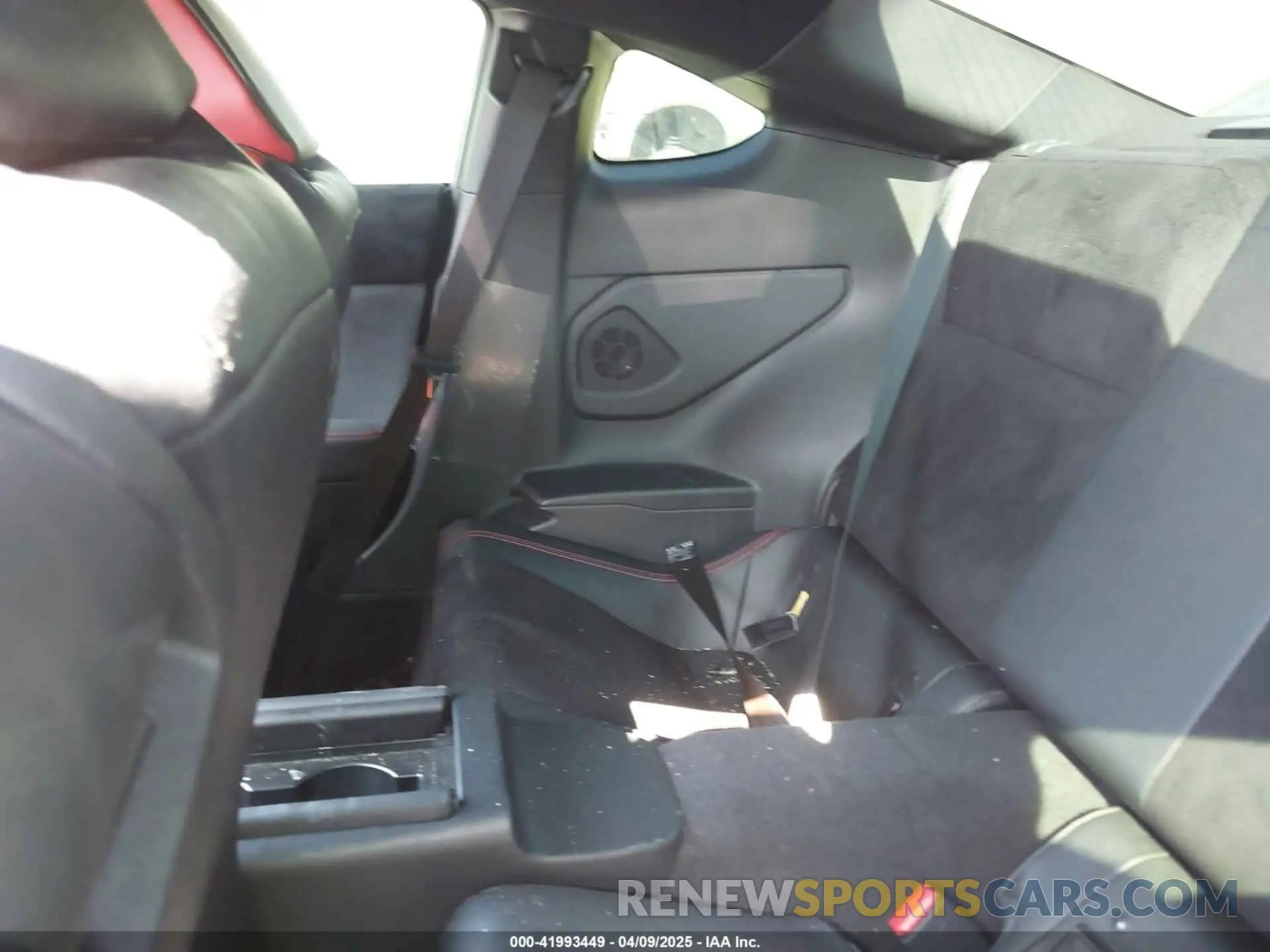 19 Photograph of a damaged car JF1ZNBM10R9751489 TOYOTA GR86 2024