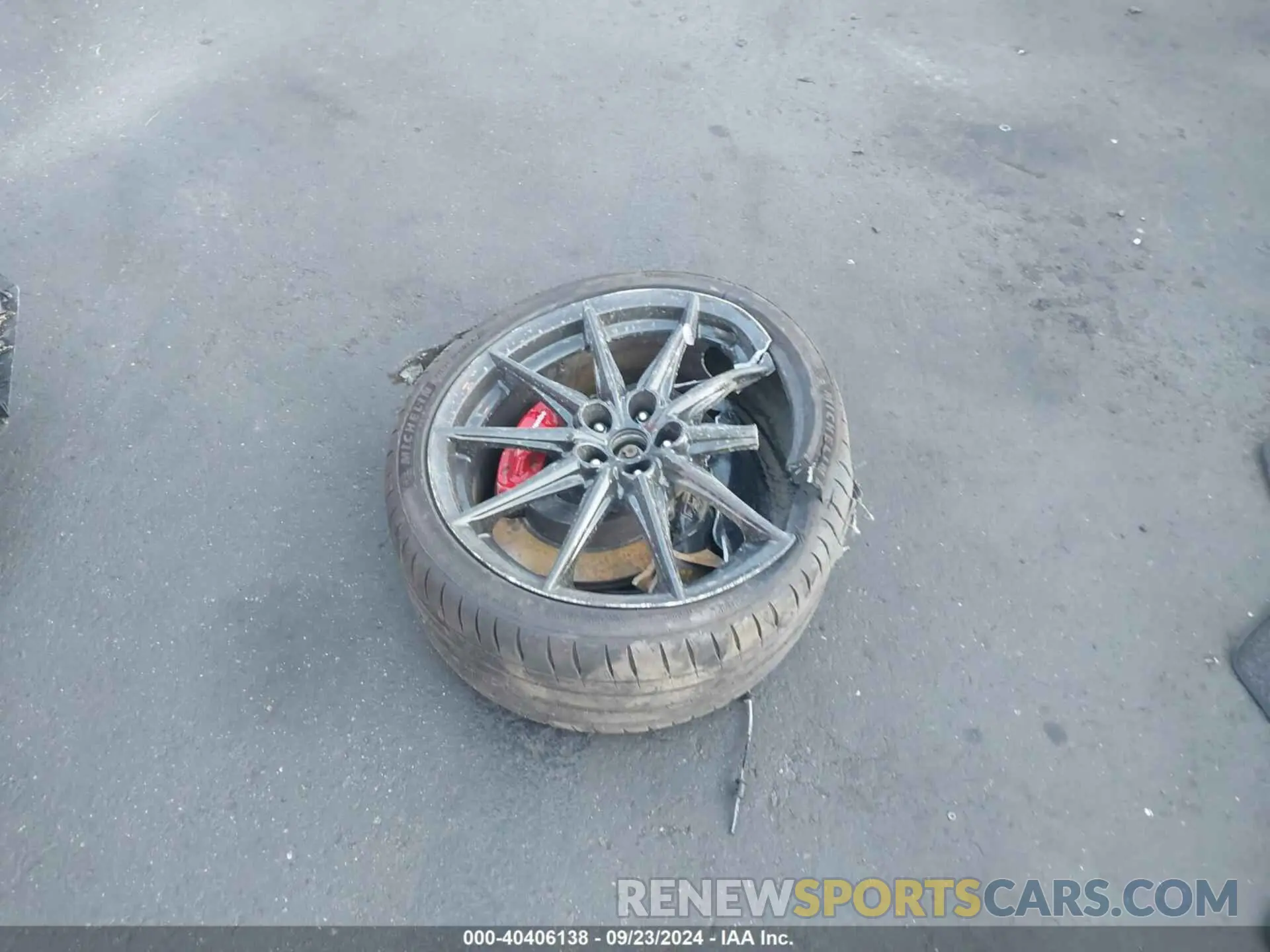18 Photograph of a damaged car JF1ZNBM11R8752608 TOYOTA GR86 2024