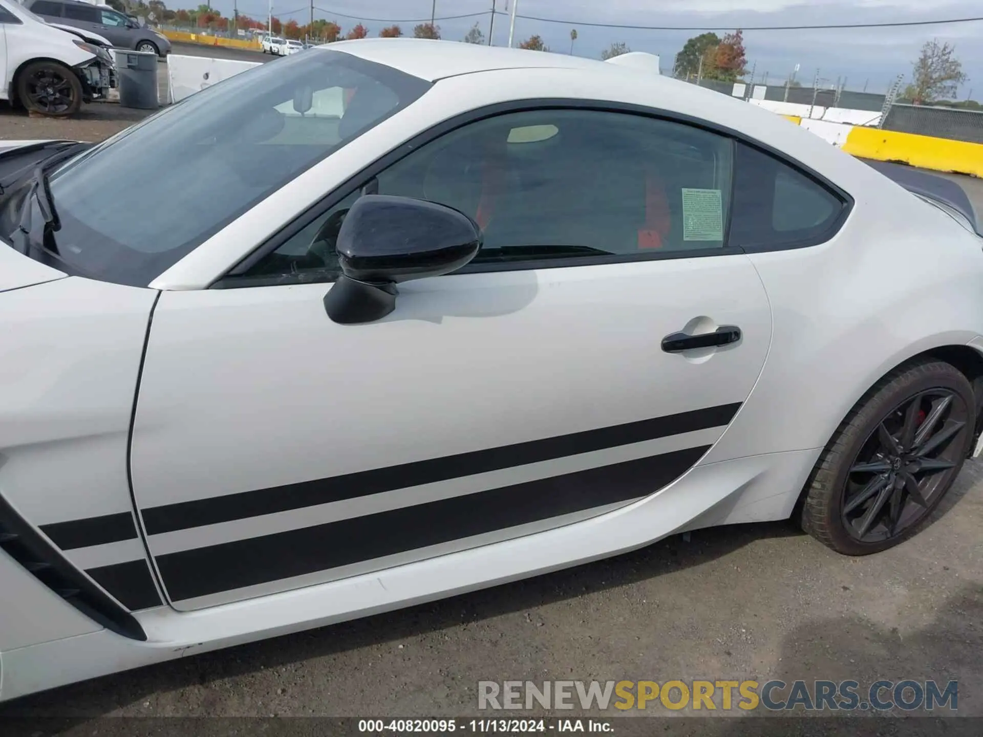 15 Photograph of a damaged car JF1ZNBM19R9750664 TOYOTA GR86 2024