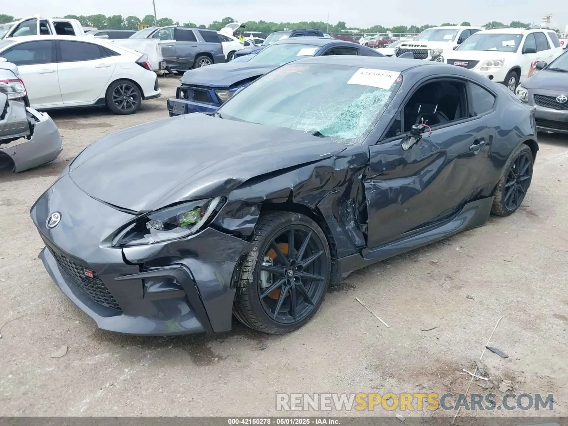 2 Photograph of a damaged car JF1ZNBE14S9752813 TOYOTA GR86 2025