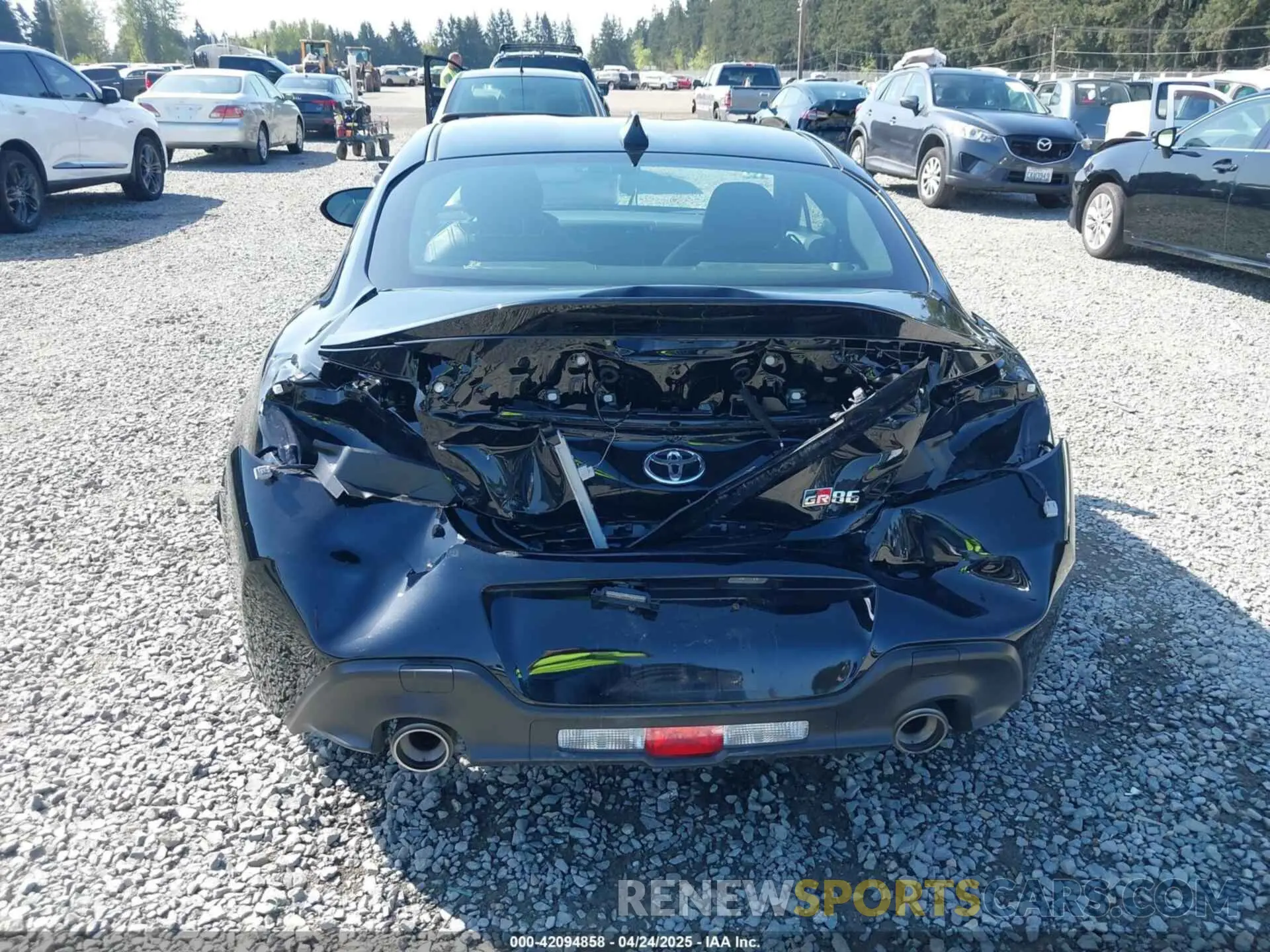 17 Photograph of a damaged car JF1ZNBE18S9753530 TOYOTA GR86 2025