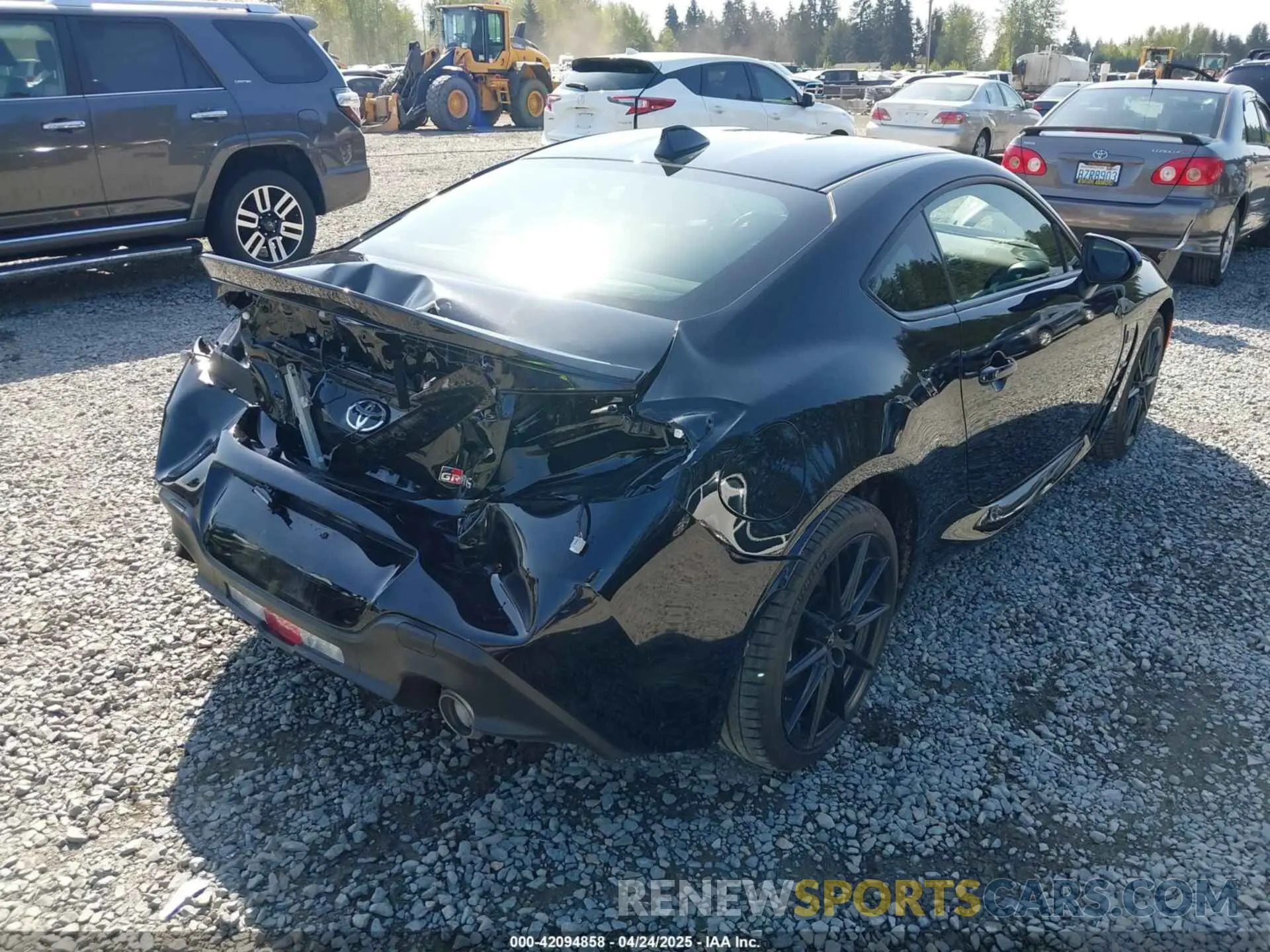 4 Photograph of a damaged car JF1ZNBE18S9753530 TOYOTA GR86 2025