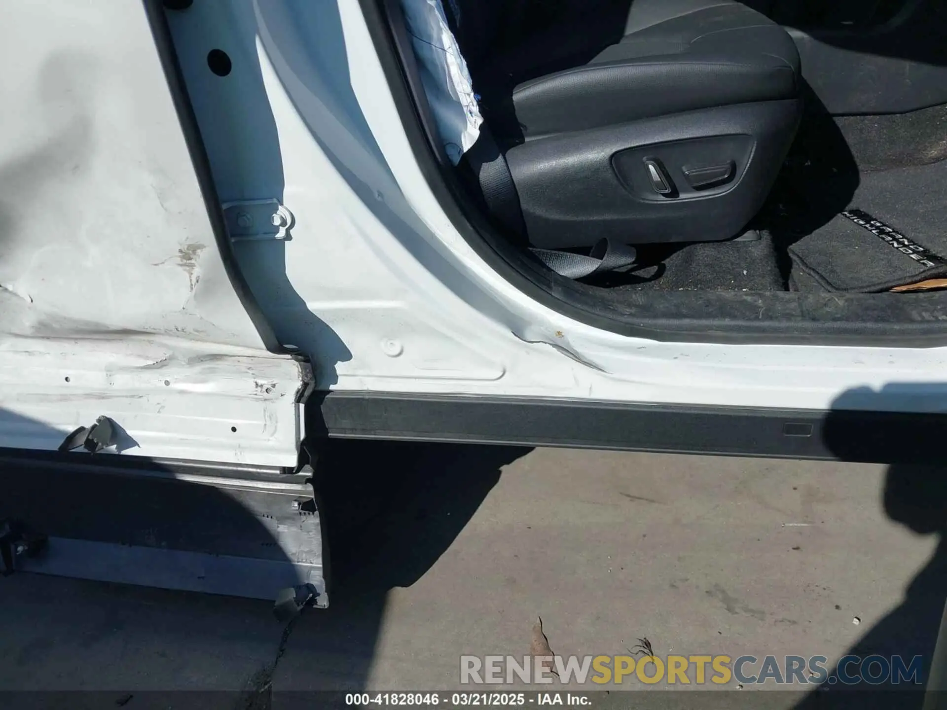 16 Photograph of a damaged car 5TDAAAA55RS013662 TOYOTA GRAND HIGHLANDER 2024