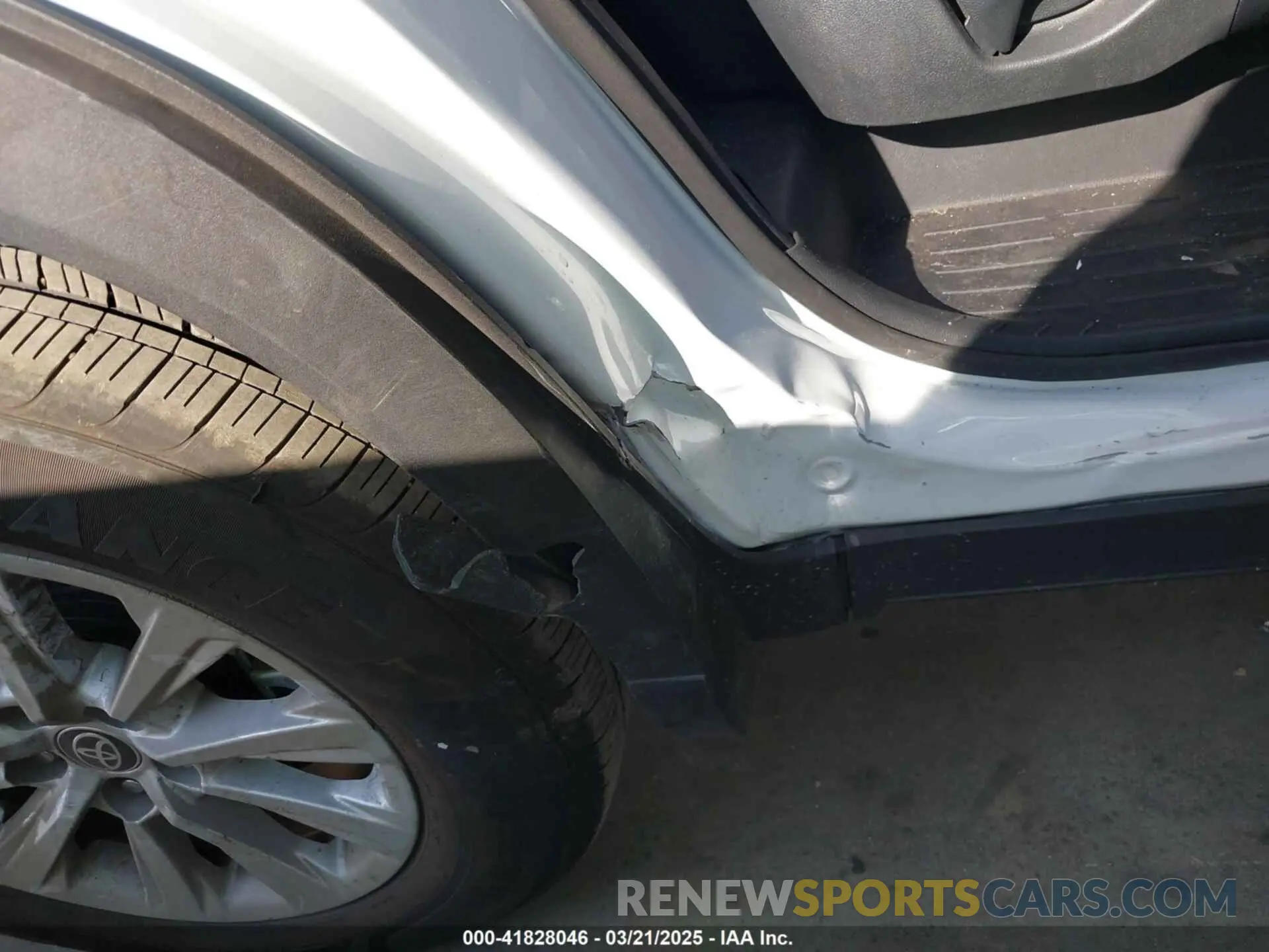 17 Photograph of a damaged car 5TDAAAA55RS013662 TOYOTA GRAND HIGHLANDER 2024