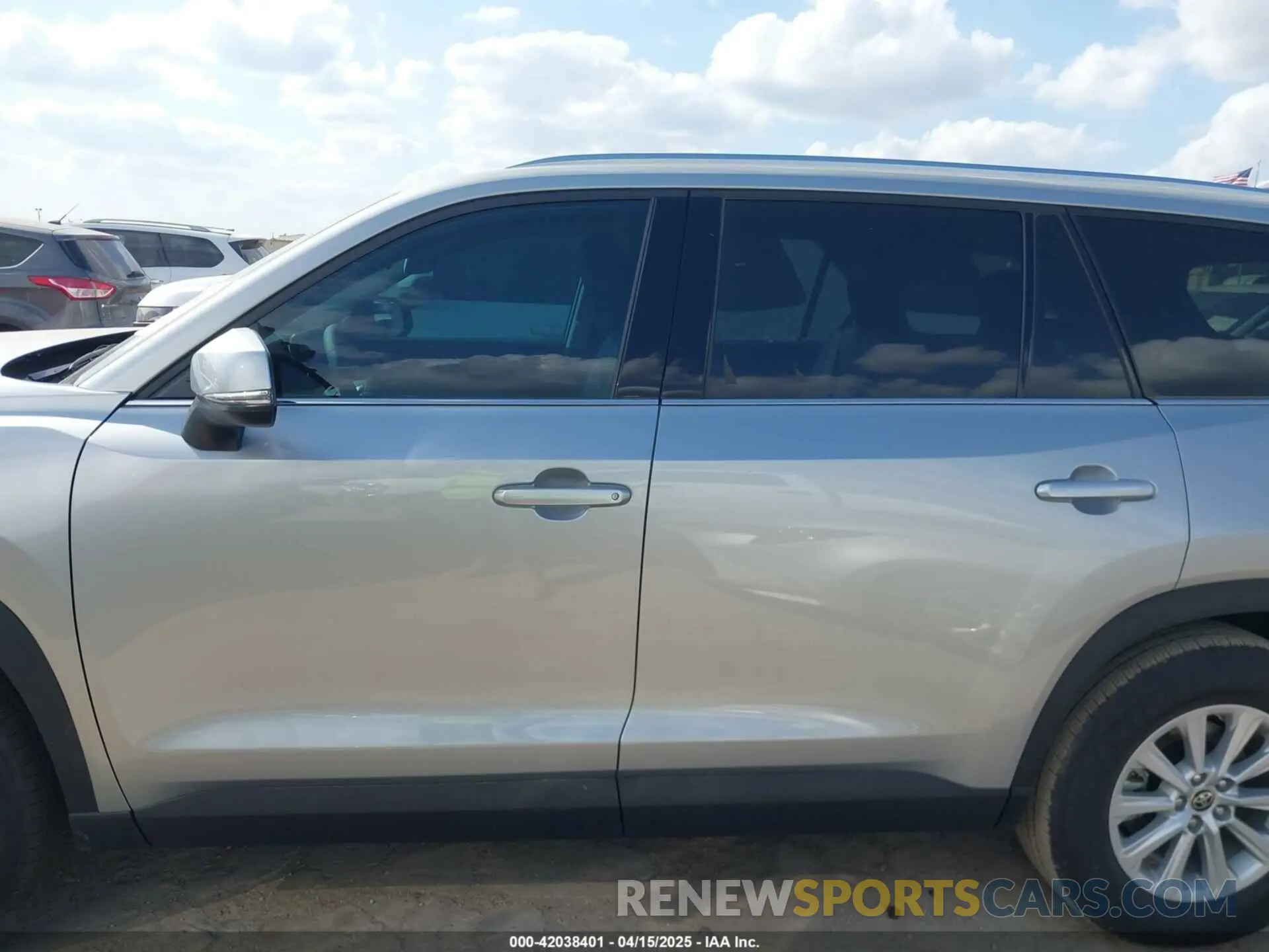 14 Photograph of a damaged car 5TDAAAA55RS017176 TOYOTA GRAND HIGHLANDER 2024