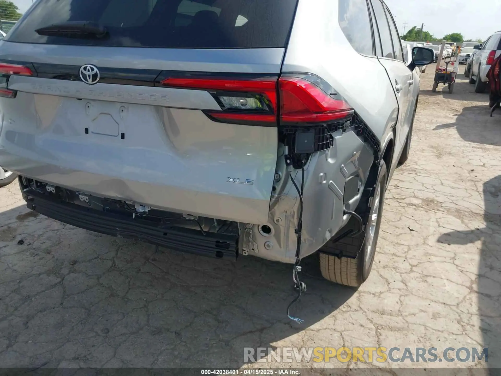 6 Photograph of a damaged car 5TDAAAA55RS017176 TOYOTA GRAND HIGHLANDER 2024