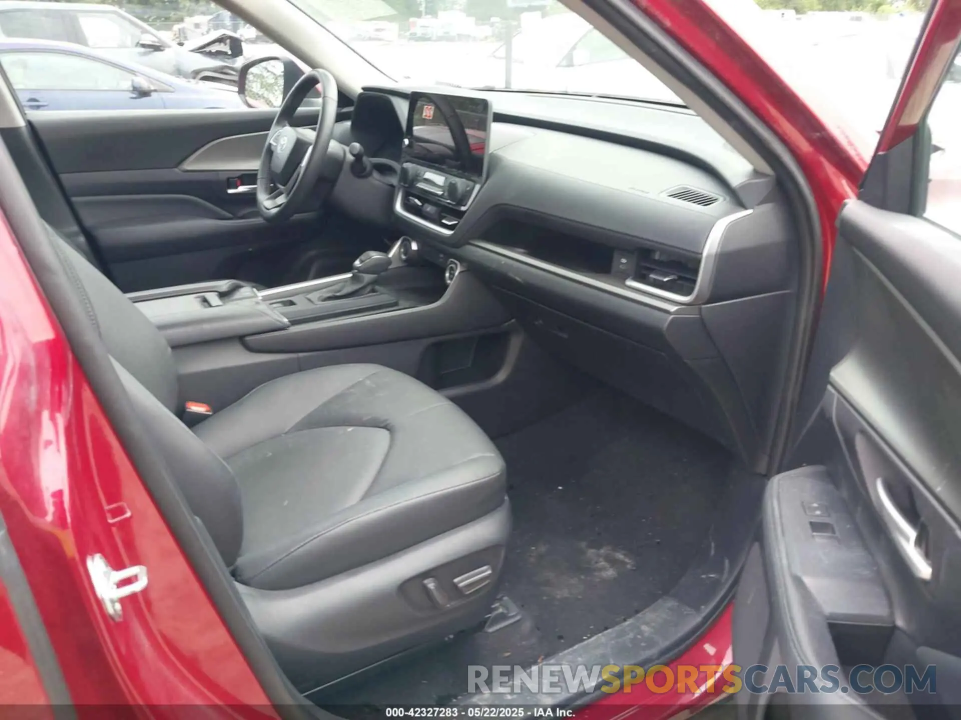 5 Photograph of a damaged car 5TDAAAA57RS011413 TOYOTA GRAND HIGHLANDER 2024