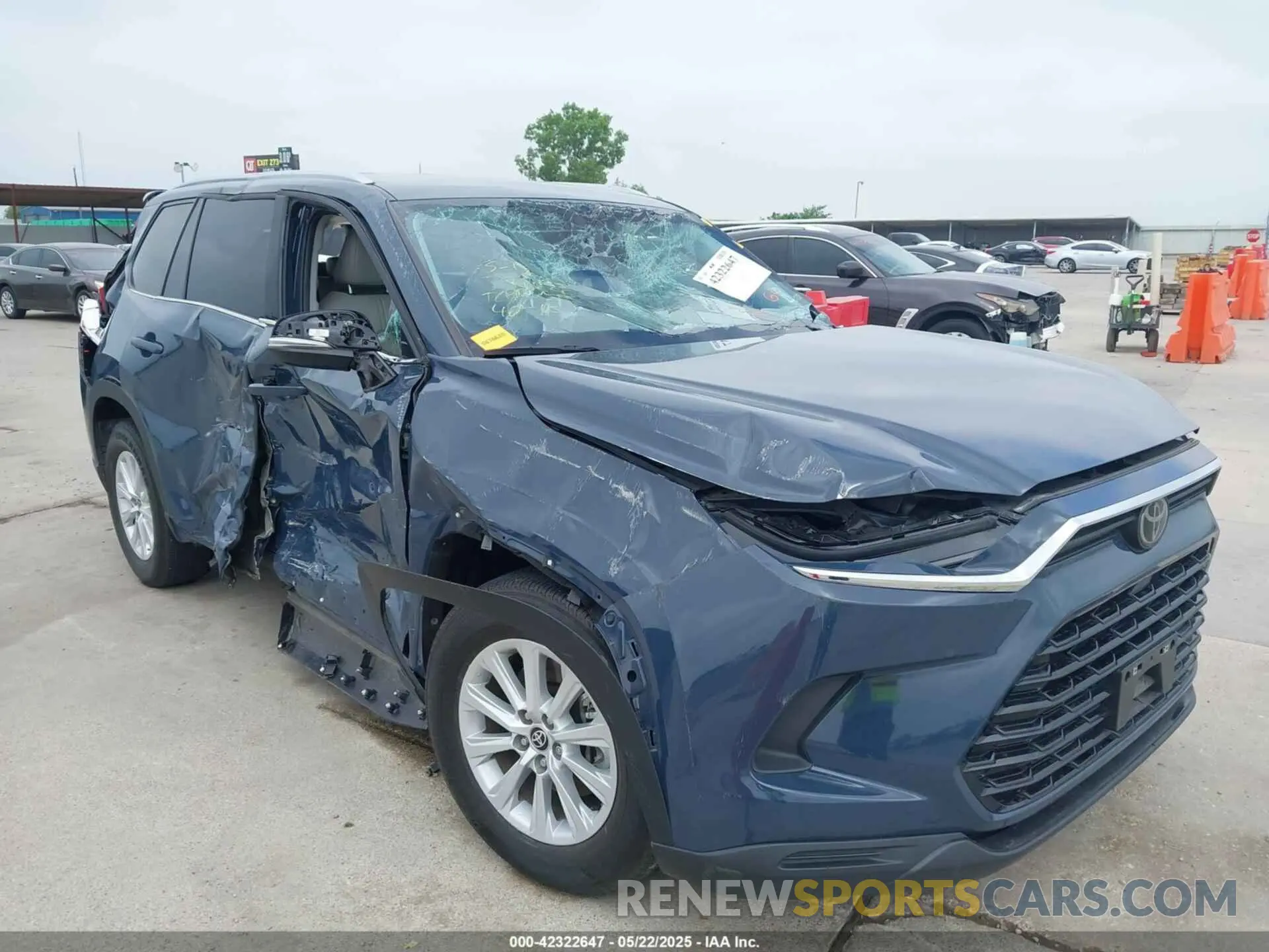 14 Photograph of a damaged car 5TDAAAA58RS001795 TOYOTA GRAND HIGHLANDER 2024