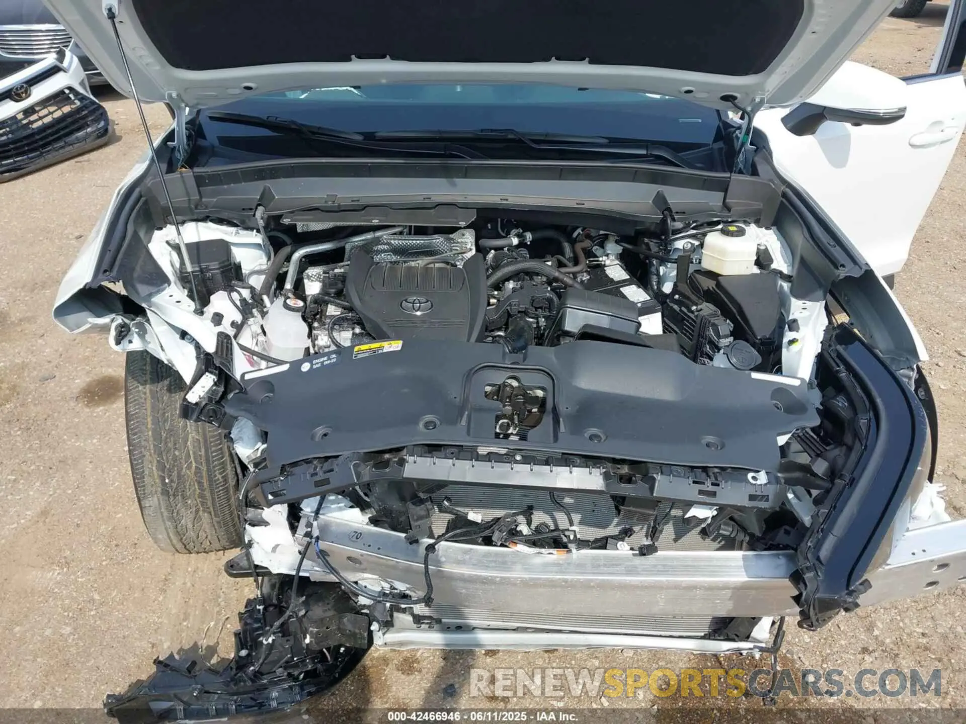 10 Photograph of a damaged car 5TDAAAA59RS012708 TOYOTA GRAND HIGHLANDER 2024