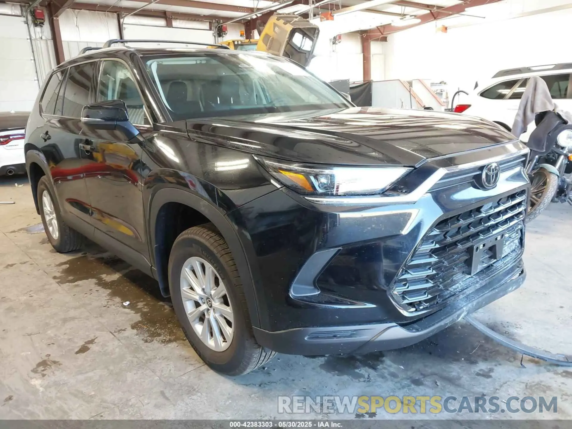 1 Photograph of a damaged car 5TDAAAB50RS069927 TOYOTA GRAND HIGHLANDER 2024