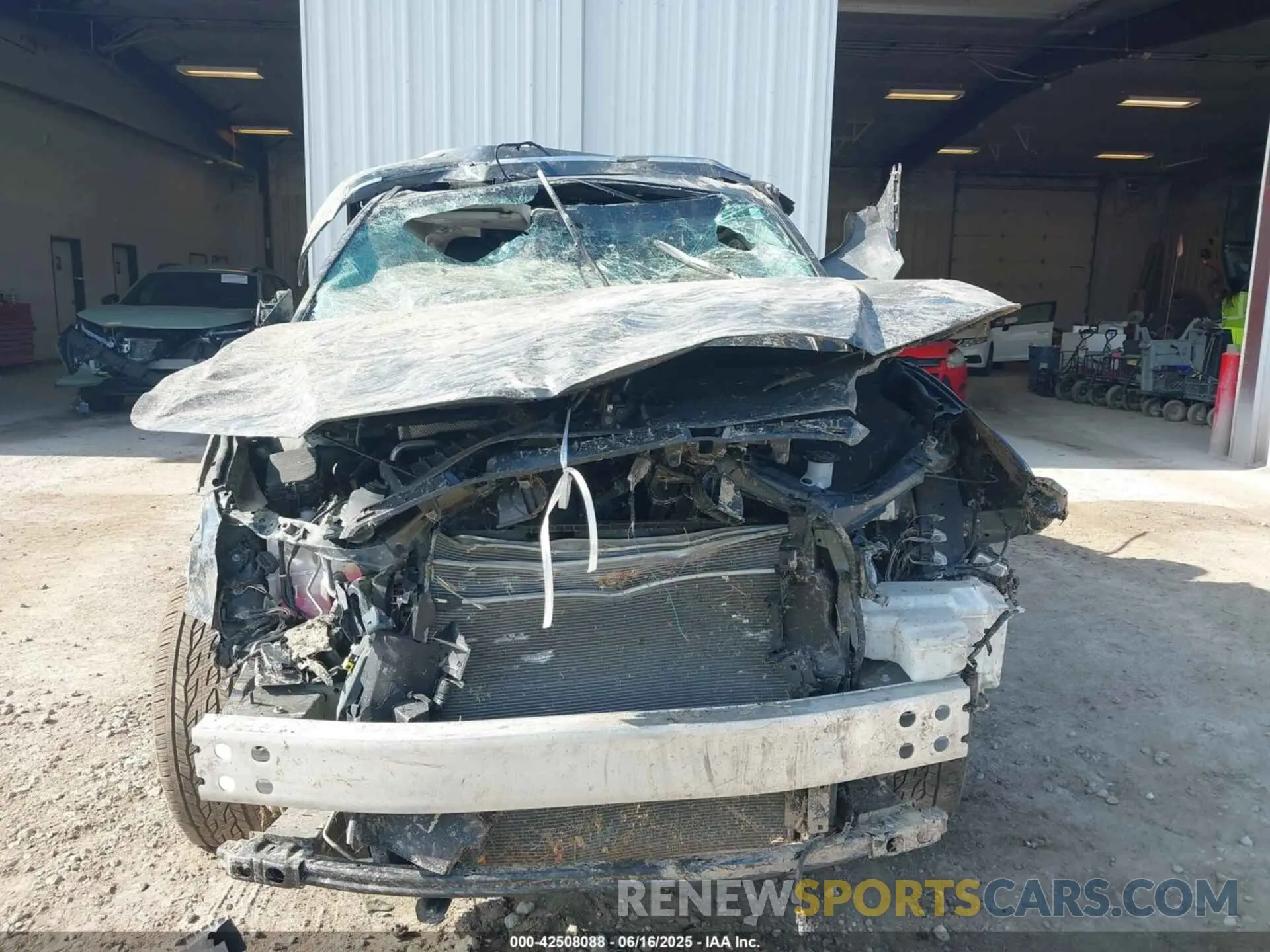 11 Photograph of a damaged car 5TDAAAB52RS069010 TOYOTA GRAND HIGHLANDER 2024