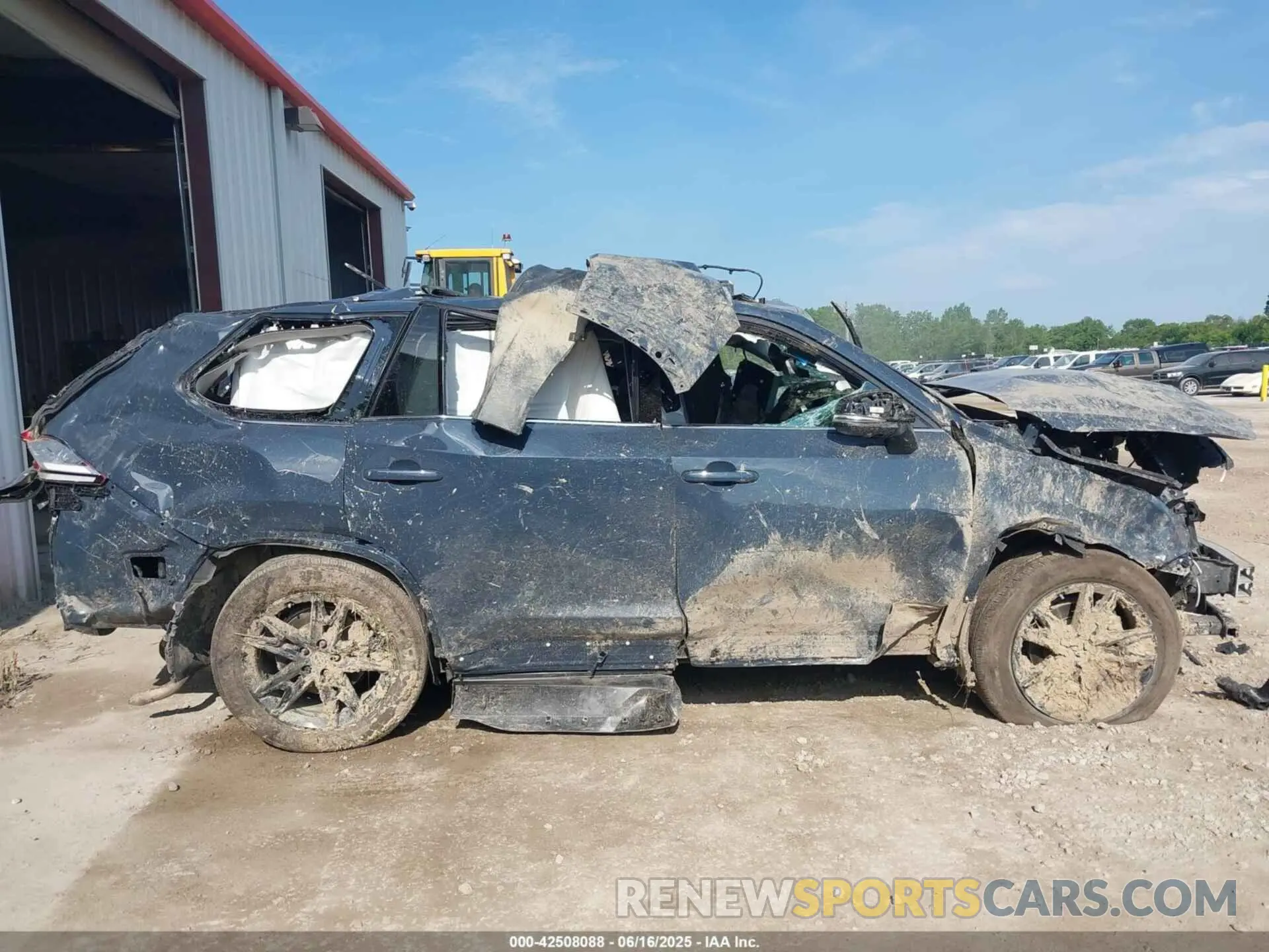 12 Photograph of a damaged car 5TDAAAB52RS069010 TOYOTA GRAND HIGHLANDER 2024