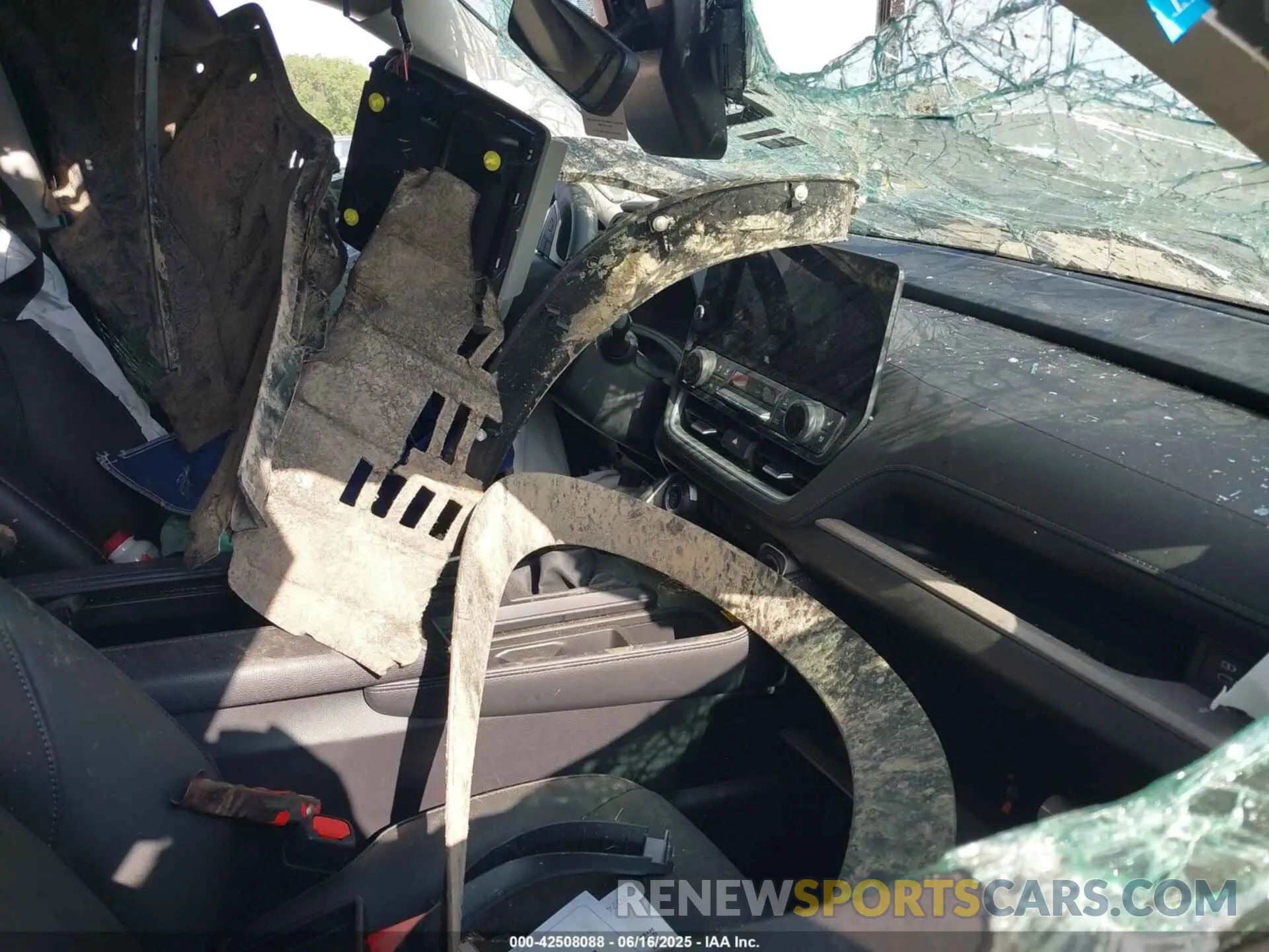 5 Photograph of a damaged car 5TDAAAB52RS069010 TOYOTA GRAND HIGHLANDER 2024