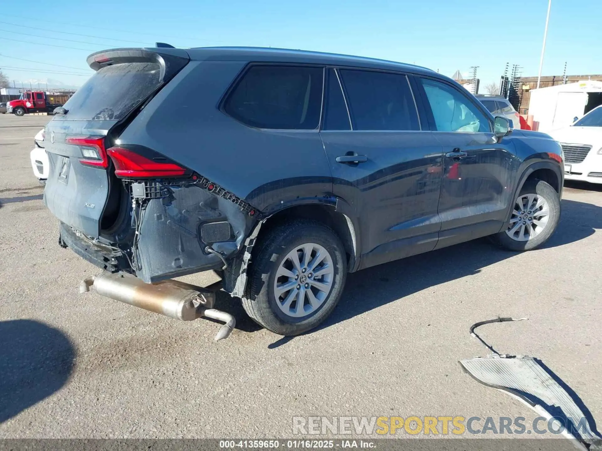 4 Photograph of a damaged car 5TDAAAB53RS045380 TOYOTA GRAND HIGHLANDER 2024