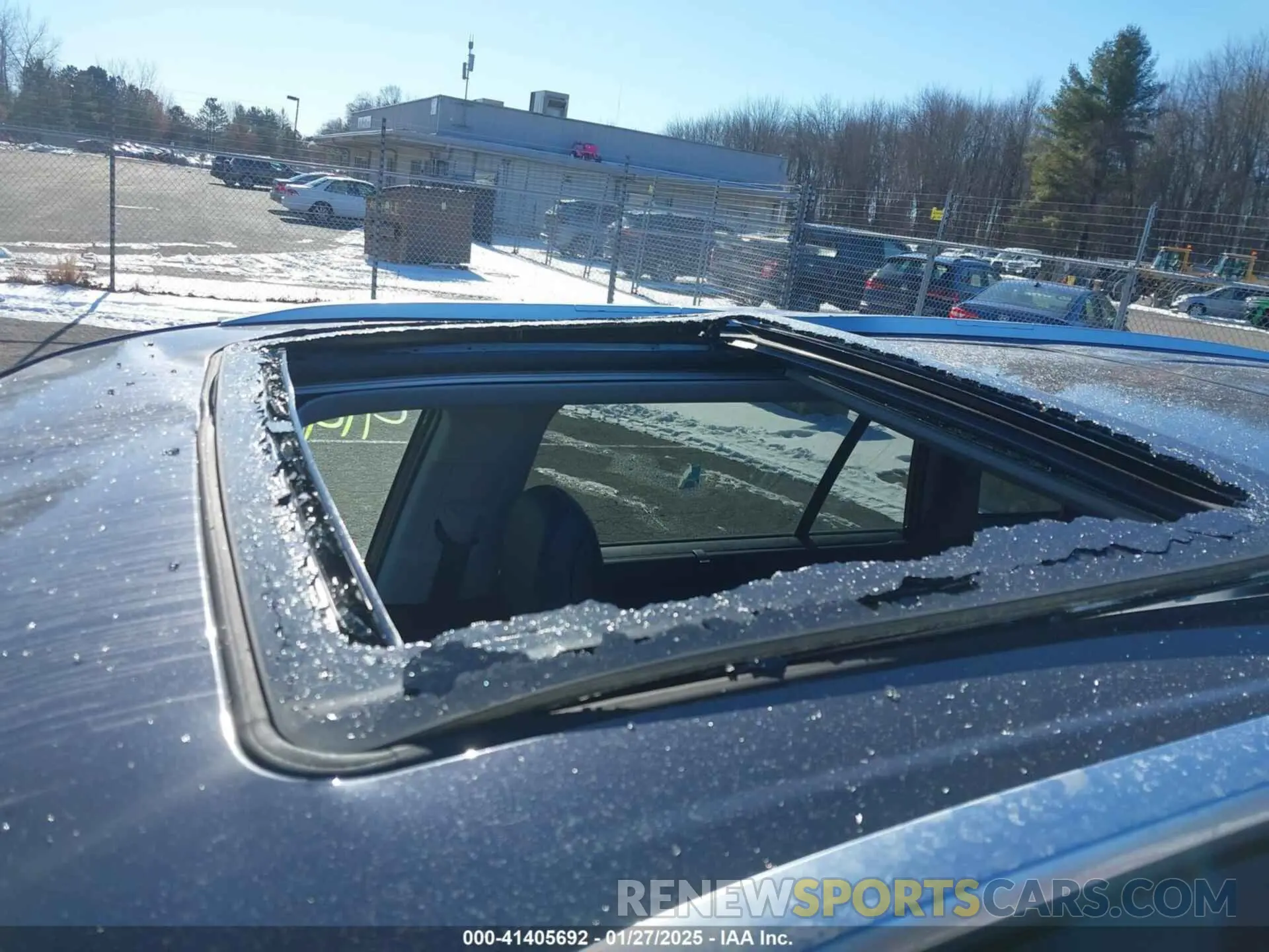 18 Photograph of a damaged car 5TDAAAB54RS035909 TOYOTA GRAND HIGHLANDER 2024