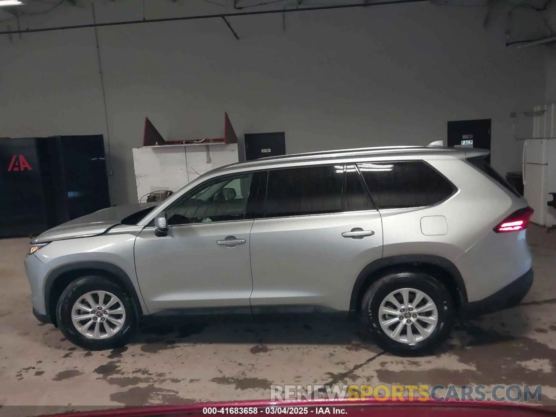 14 Photograph of a damaged car 5TDAAAB54RS060678 TOYOTA GRAND HIGHLANDER 2024
