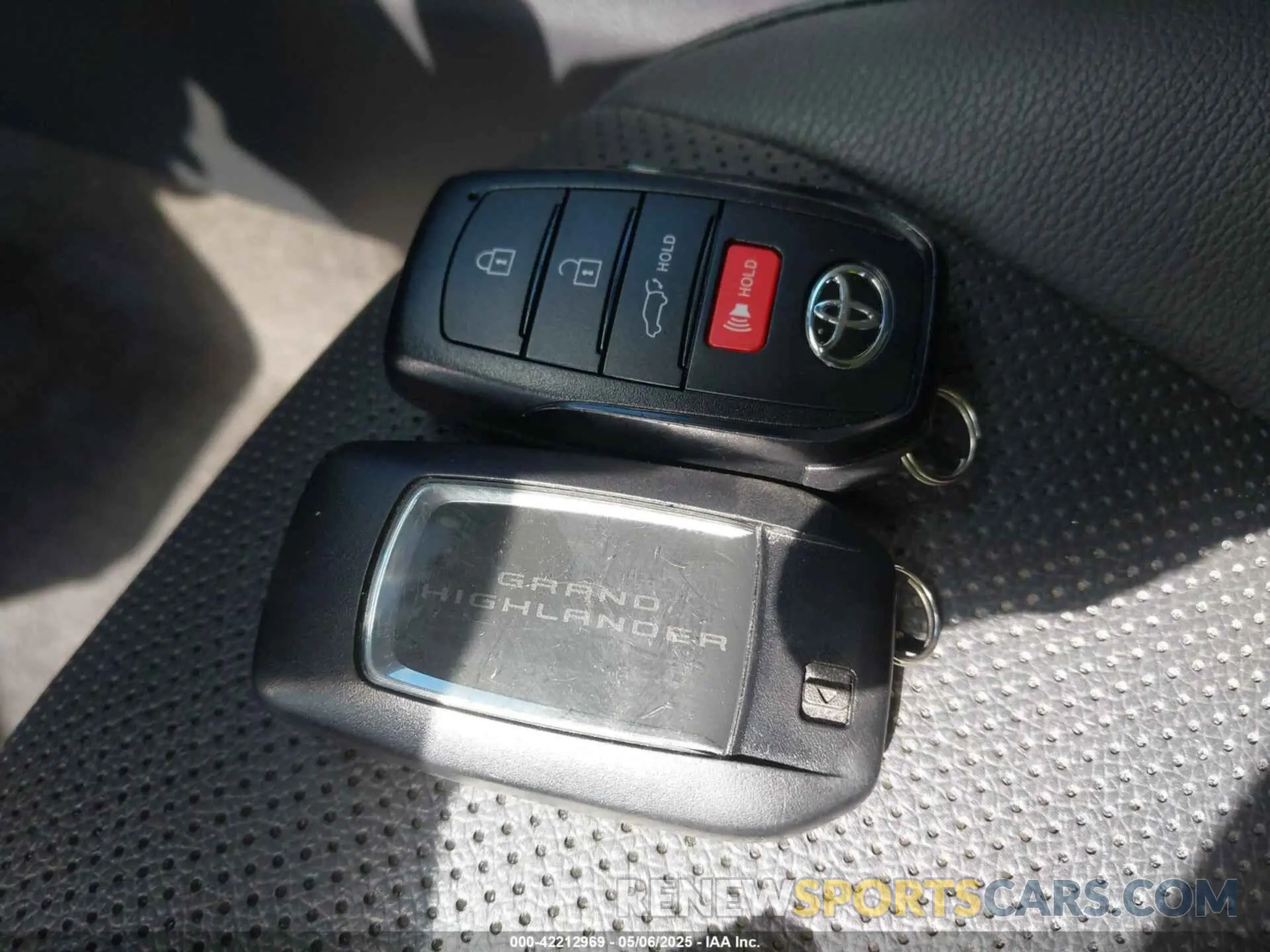 11 Photograph of a damaged car 5TDAAAB56RS000899 TOYOTA GRAND HIGHLANDER 2024