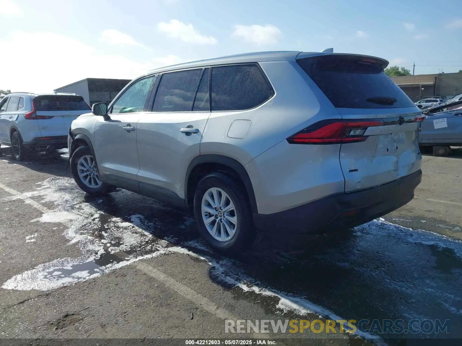 3 Photograph of a damaged car 5TDAAAB57RS021714 TOYOTA GRAND HIGHLANDER 2024