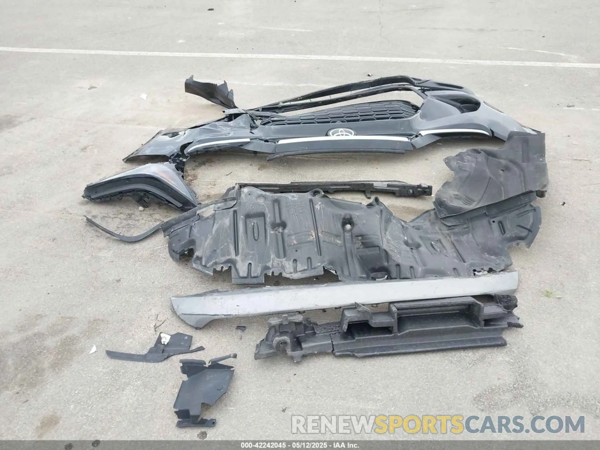 12 Photograph of a damaged car 5TDAAAB57RS050629 TOYOTA GRAND HIGHLANDER 2024