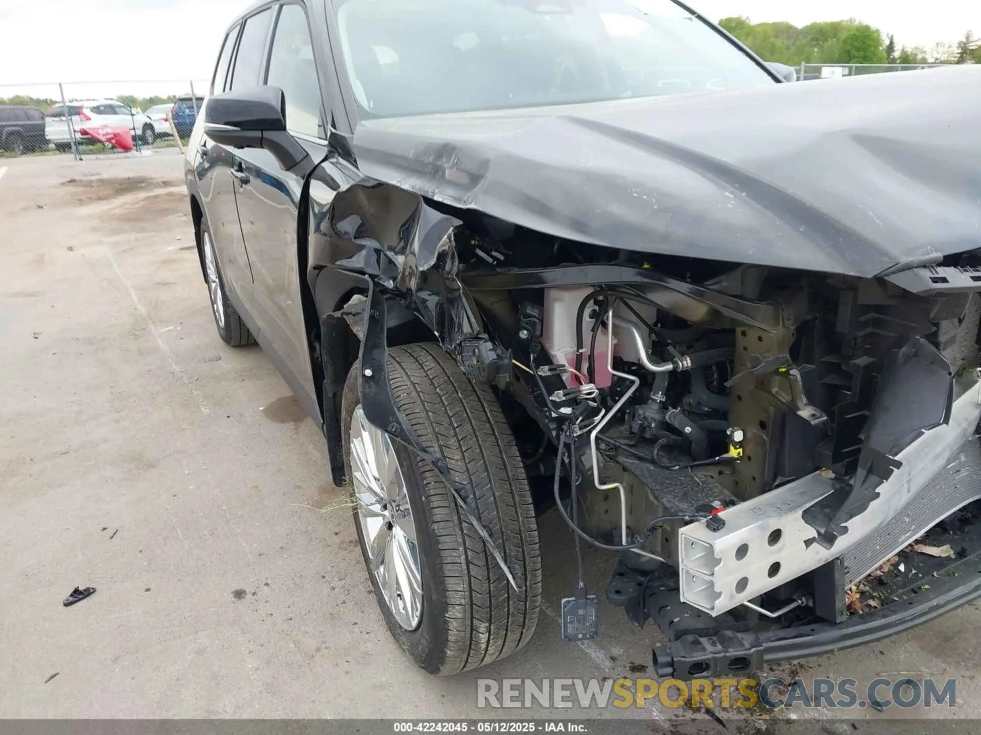 18 Photograph of a damaged car 5TDAAAB57RS050629 TOYOTA GRAND HIGHLANDER 2024