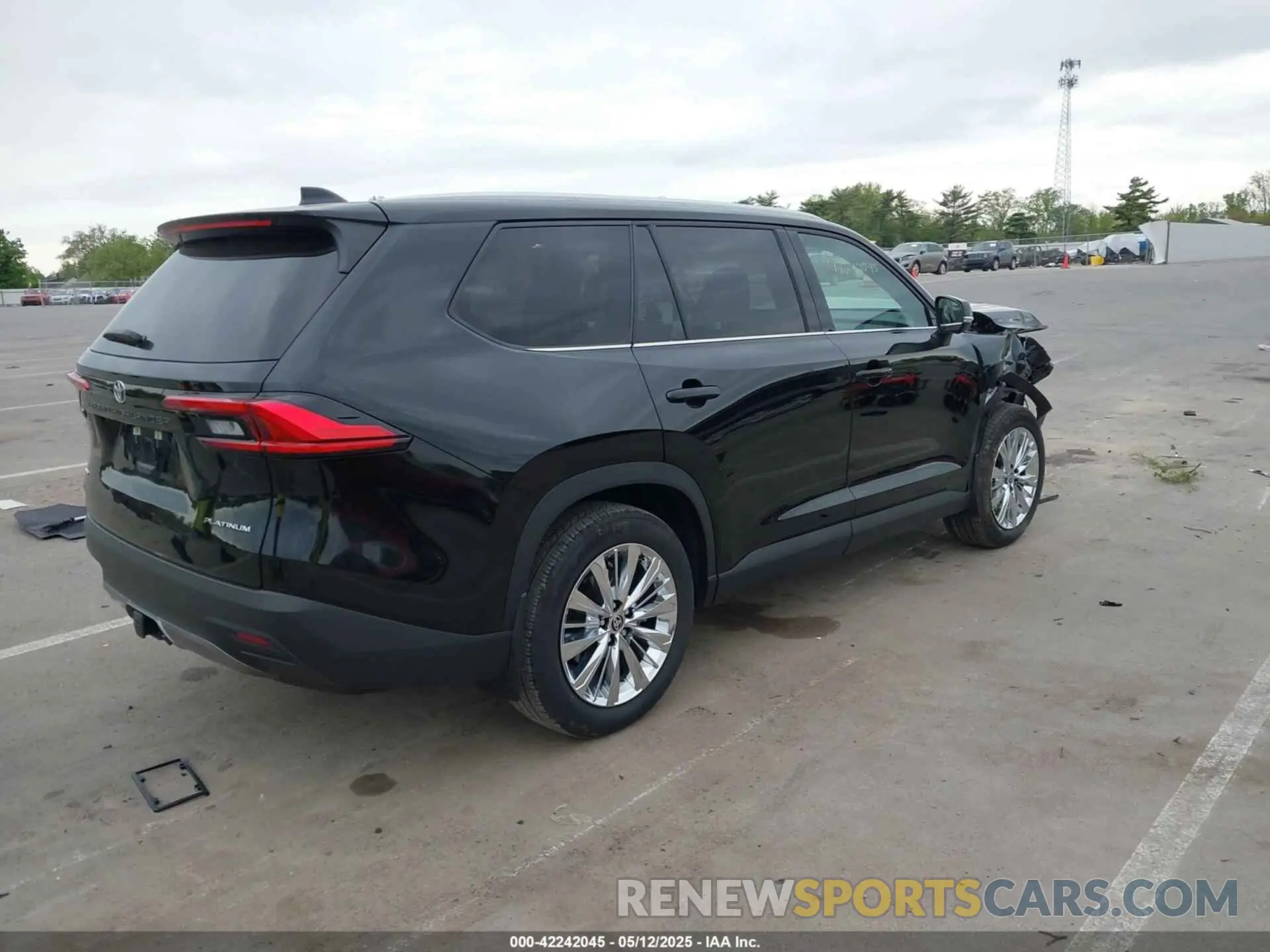 4 Photograph of a damaged car 5TDAAAB57RS050629 TOYOTA GRAND HIGHLANDER 2024