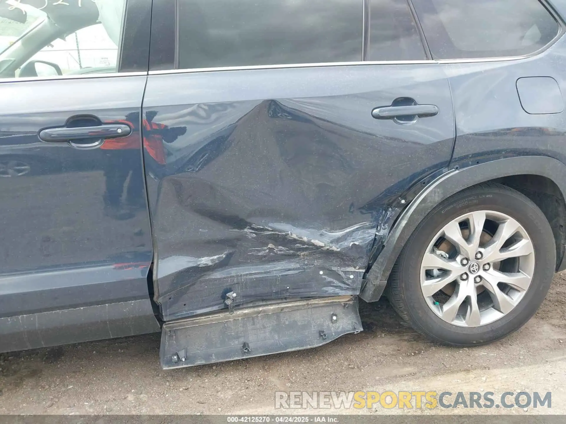6 Photograph of a damaged car 5TDACAB51RS011576 TOYOTA GRAND HIGHLANDER 2024