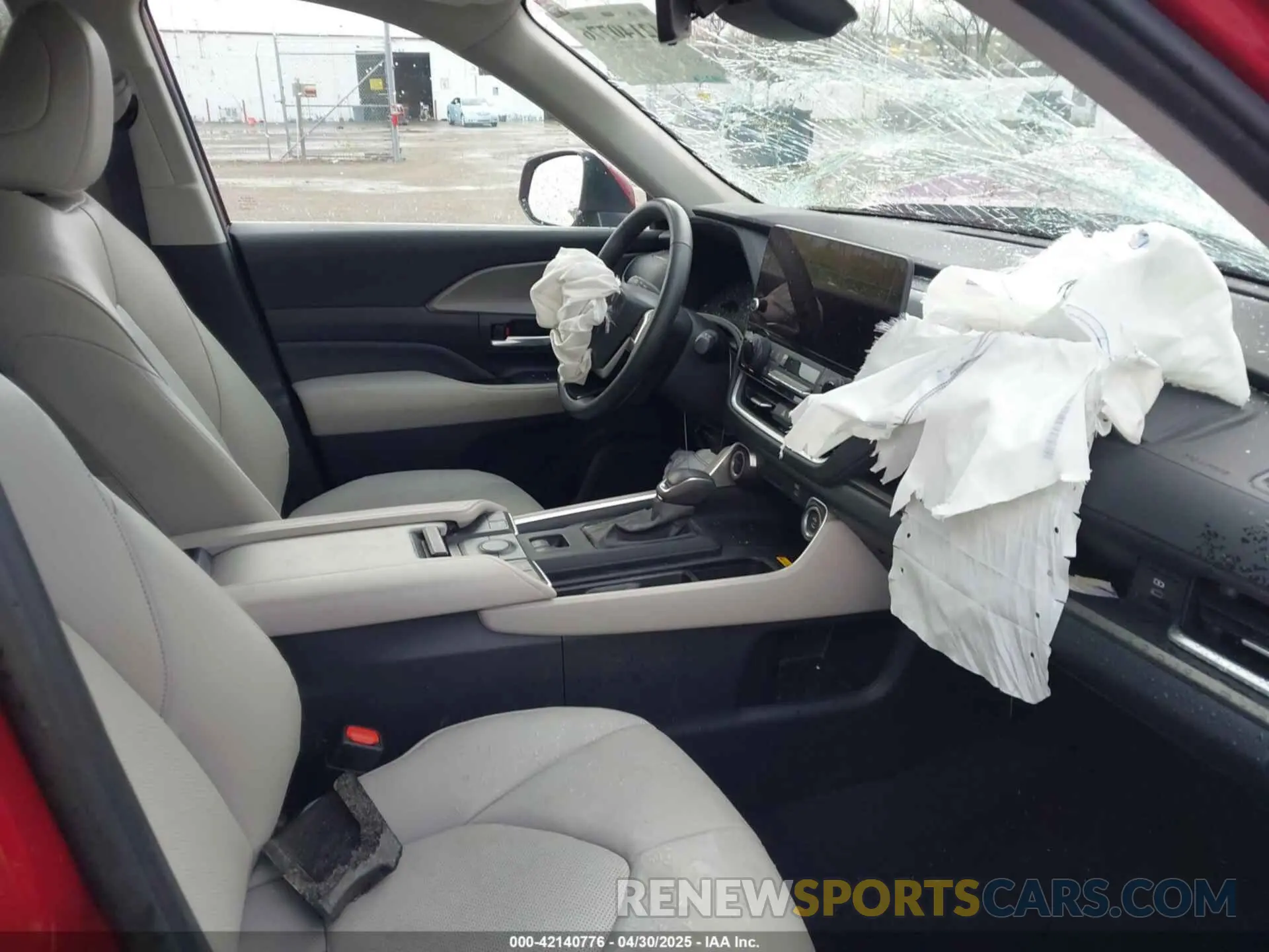 5 Photograph of a damaged car 5TDACAB58RS005886 TOYOTA GRAND HIGHLANDER 2024