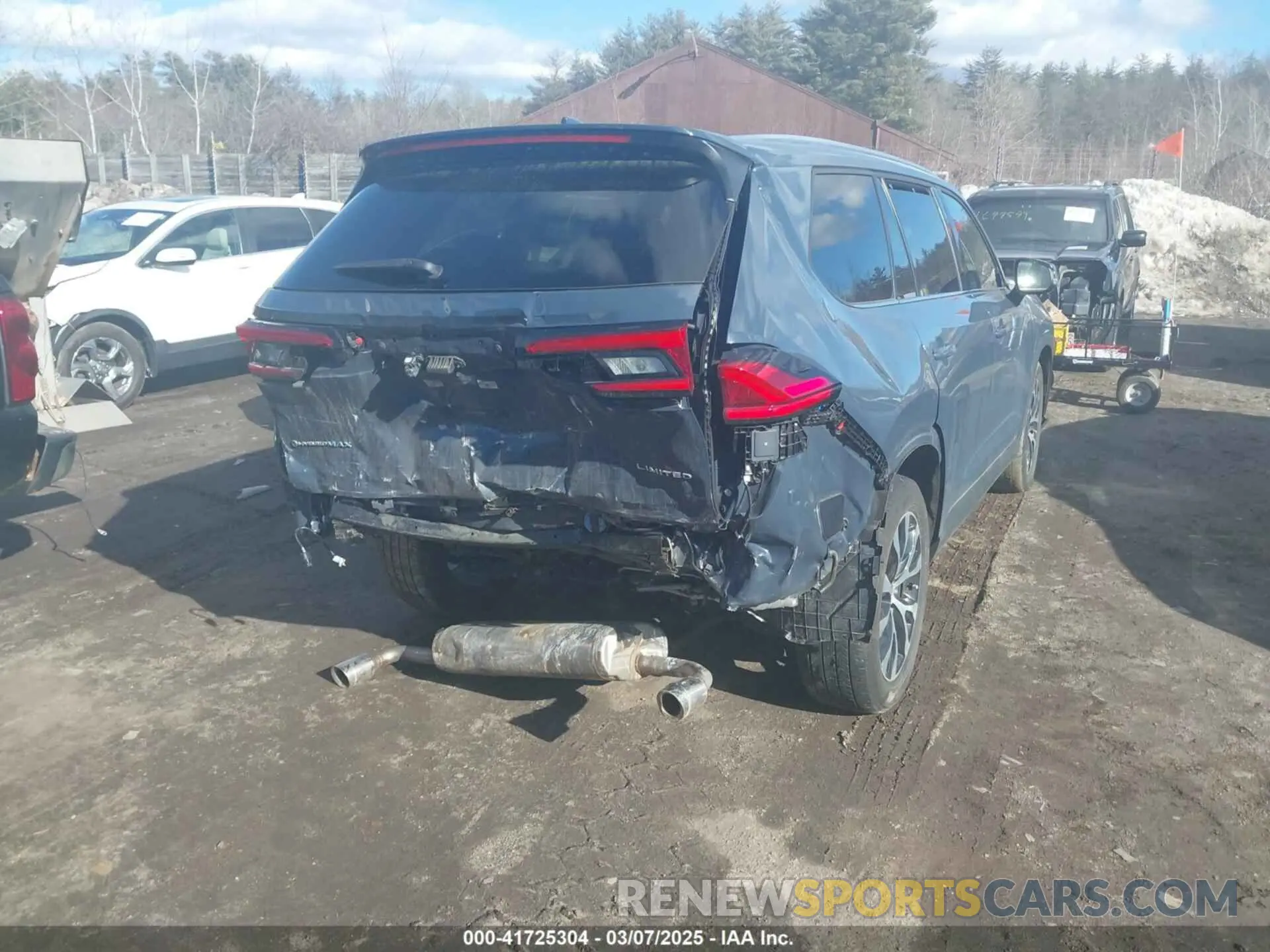 4 Photograph of a damaged car 5TDADAB58RS000426 TOYOTA GRAND HIGHLANDER 2024