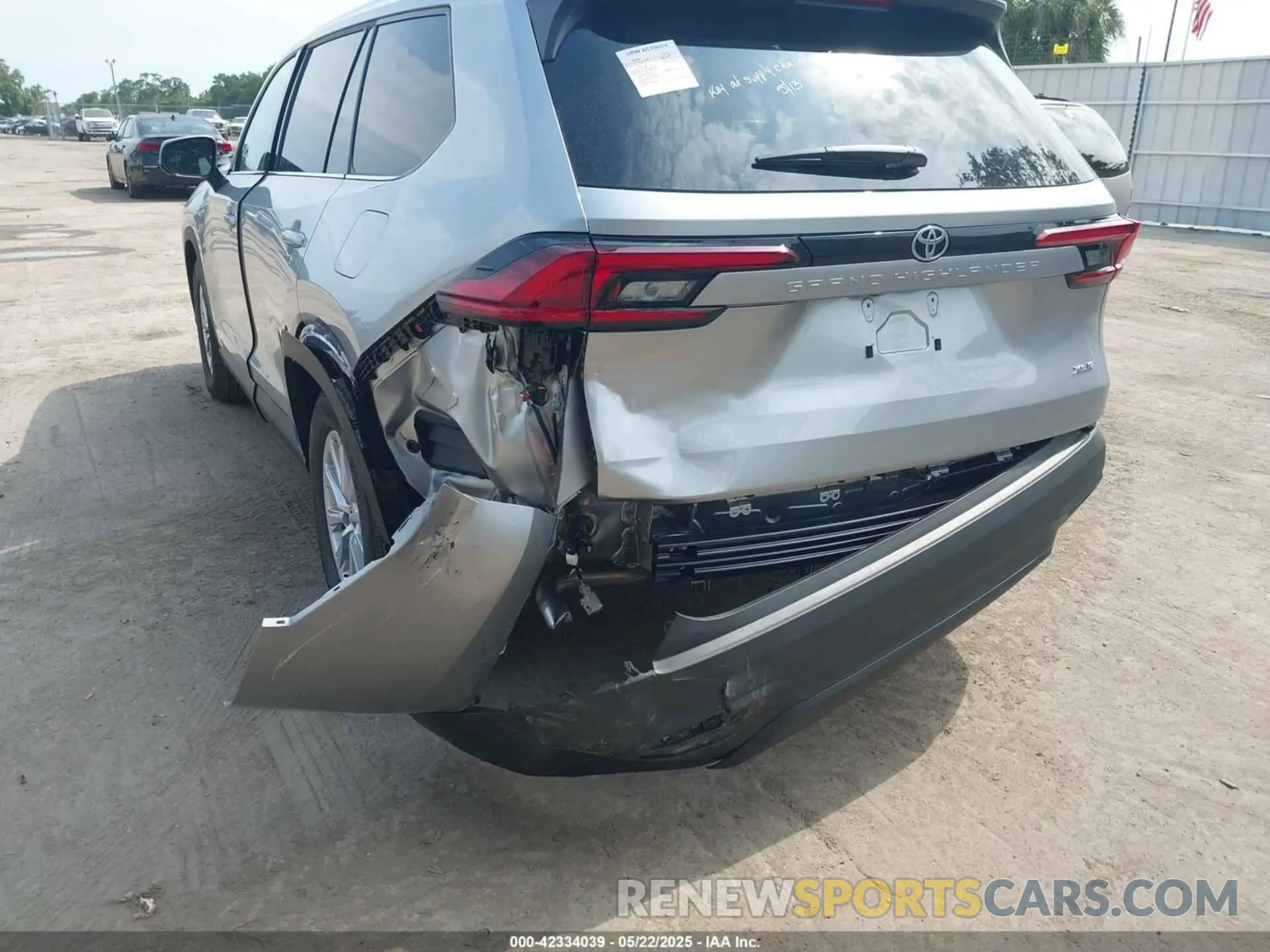 6 Photograph of a damaged car 5TDAAAA52SS020378 TOYOTA GRAND HIGHLANDER 2025